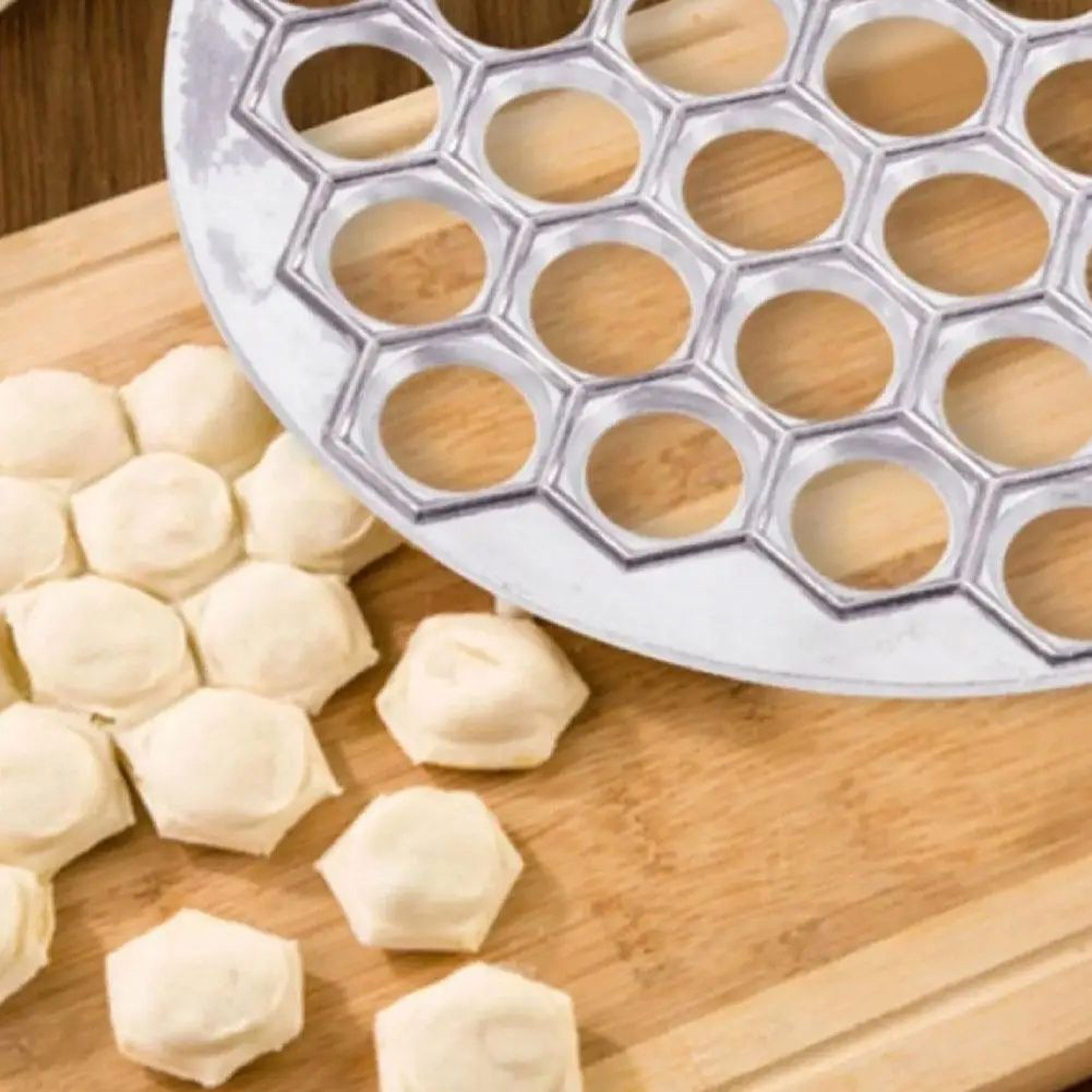37 Hole Aluminum Dumpling Mold For Pelmeni And Ravioli 2