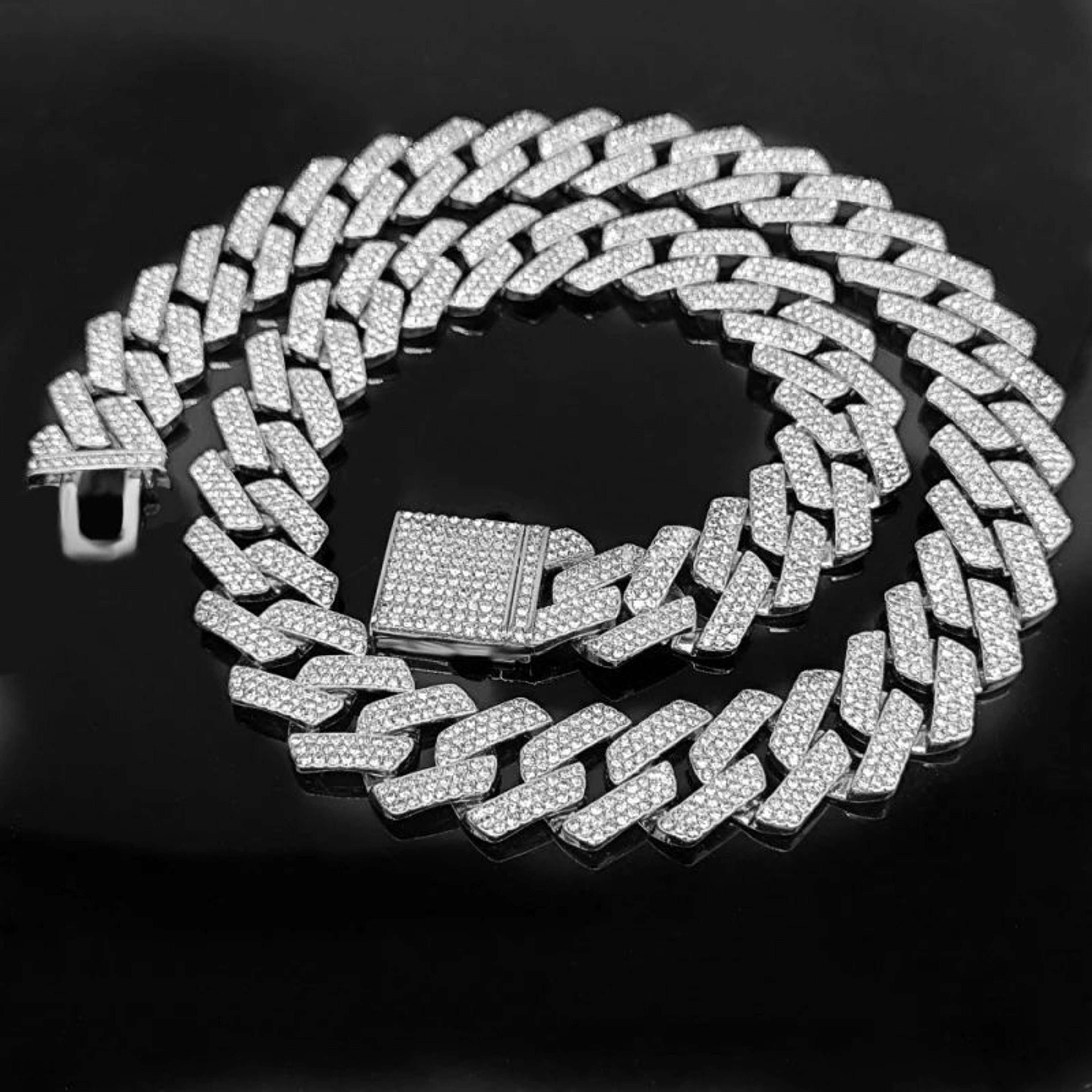 Mens Iced Out Cuban Link Necklace With Three Rows Of Cubic Zirconia 5