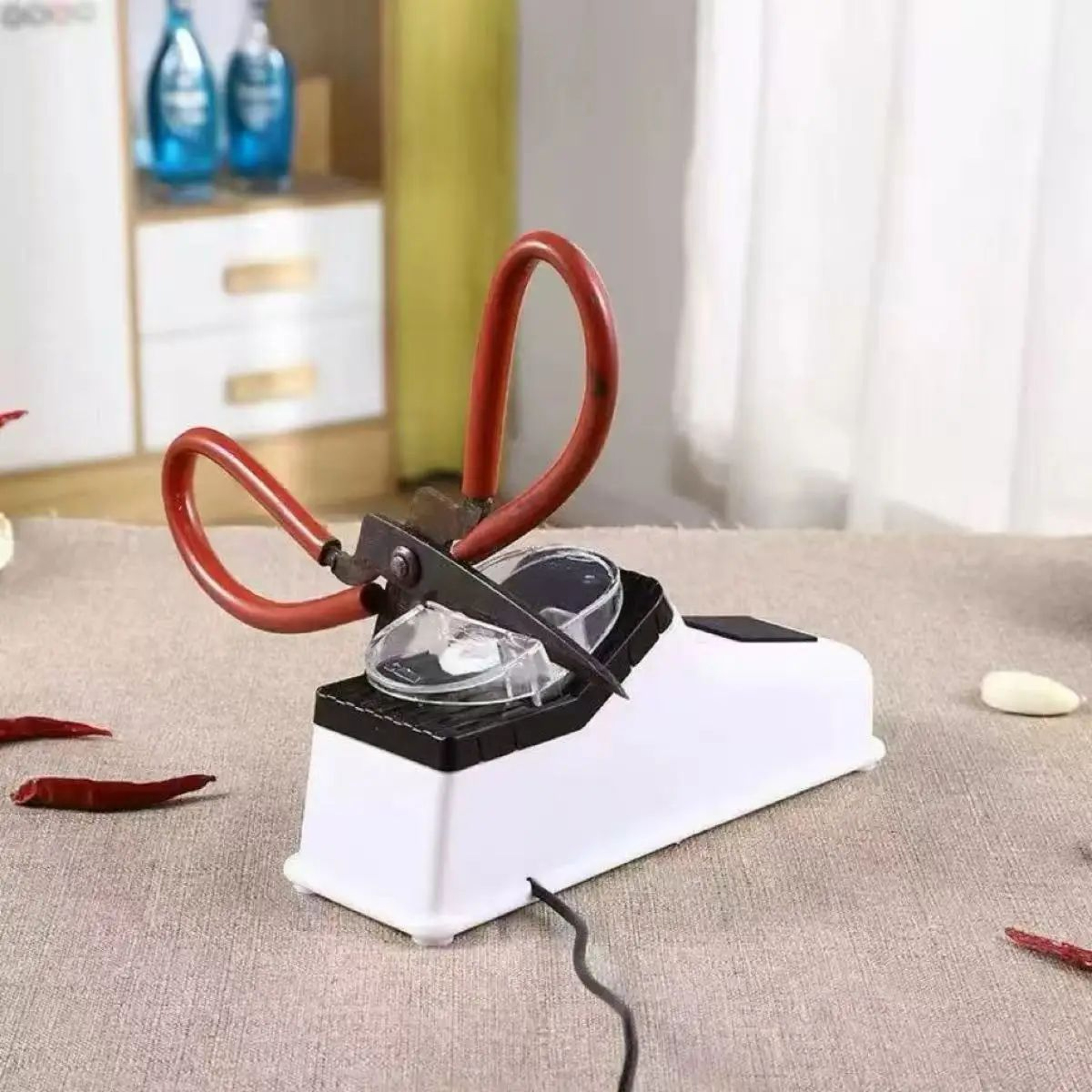 USB Electric Knife And Scissor Sharpener With Medium And Fine Grinding 0