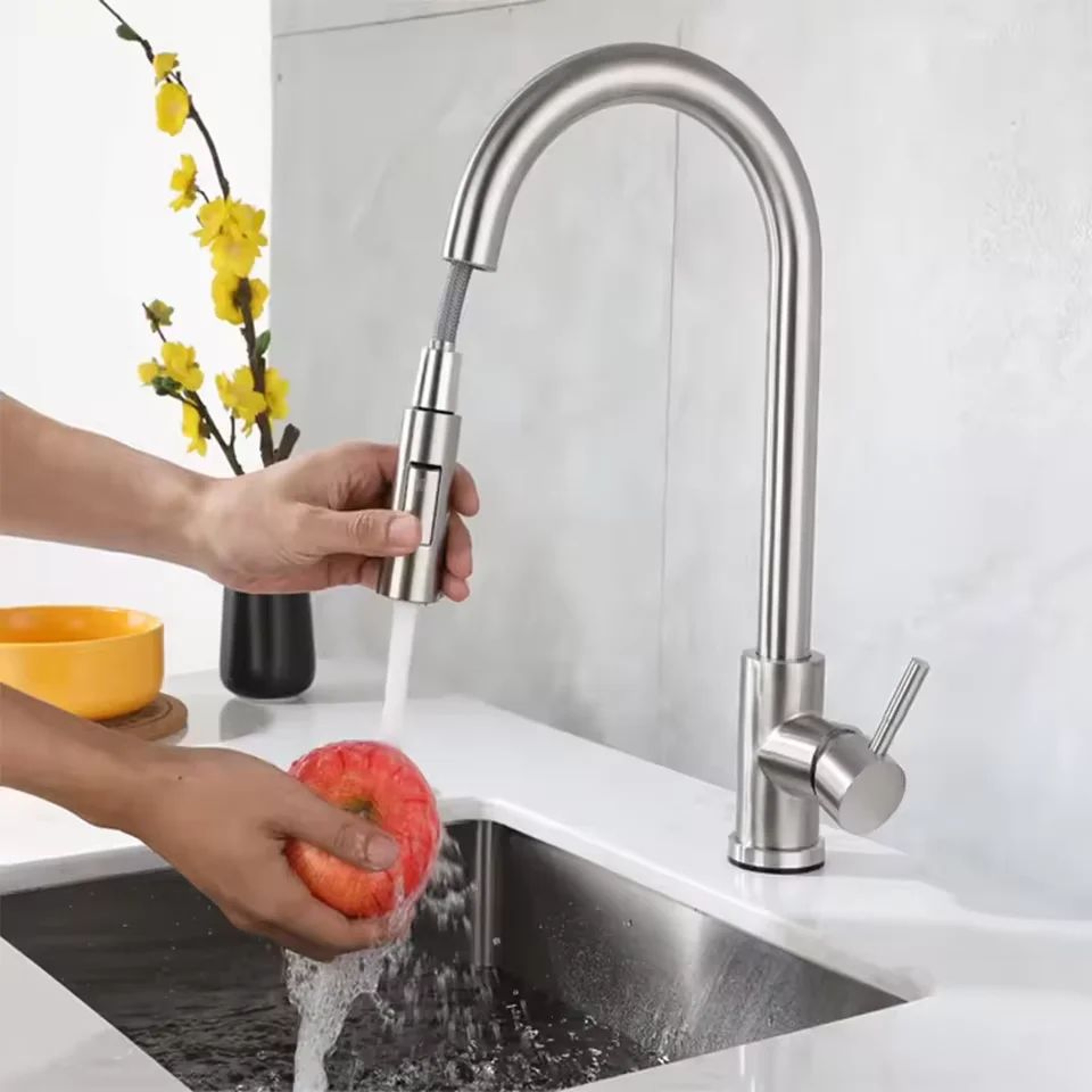 Single Hole Kitchen Mixer Faucet With Pull Out Sprayer In Chrome Or Black 8