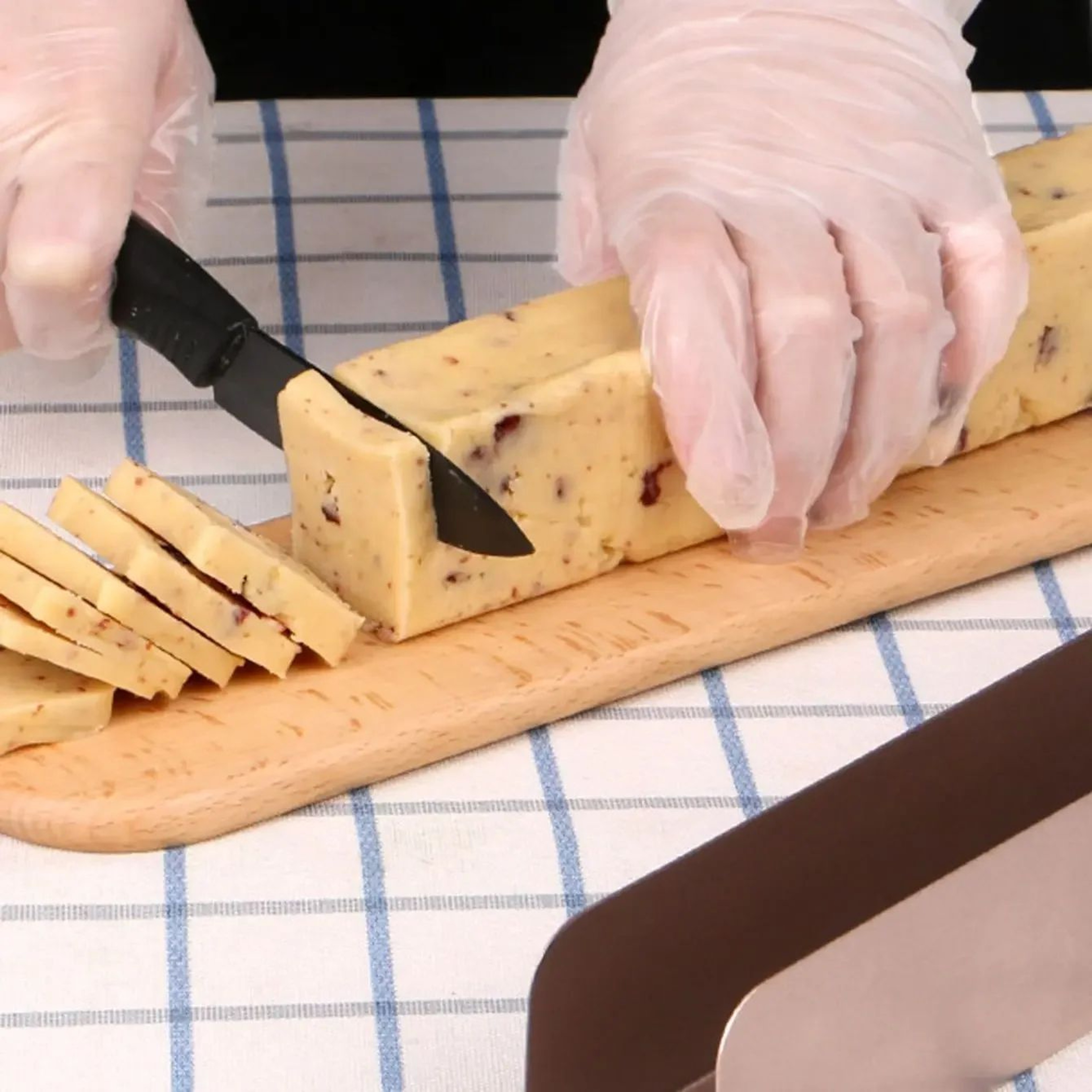 Non Stick Metal Pastry Baking Mold For Cookies And Bread 2