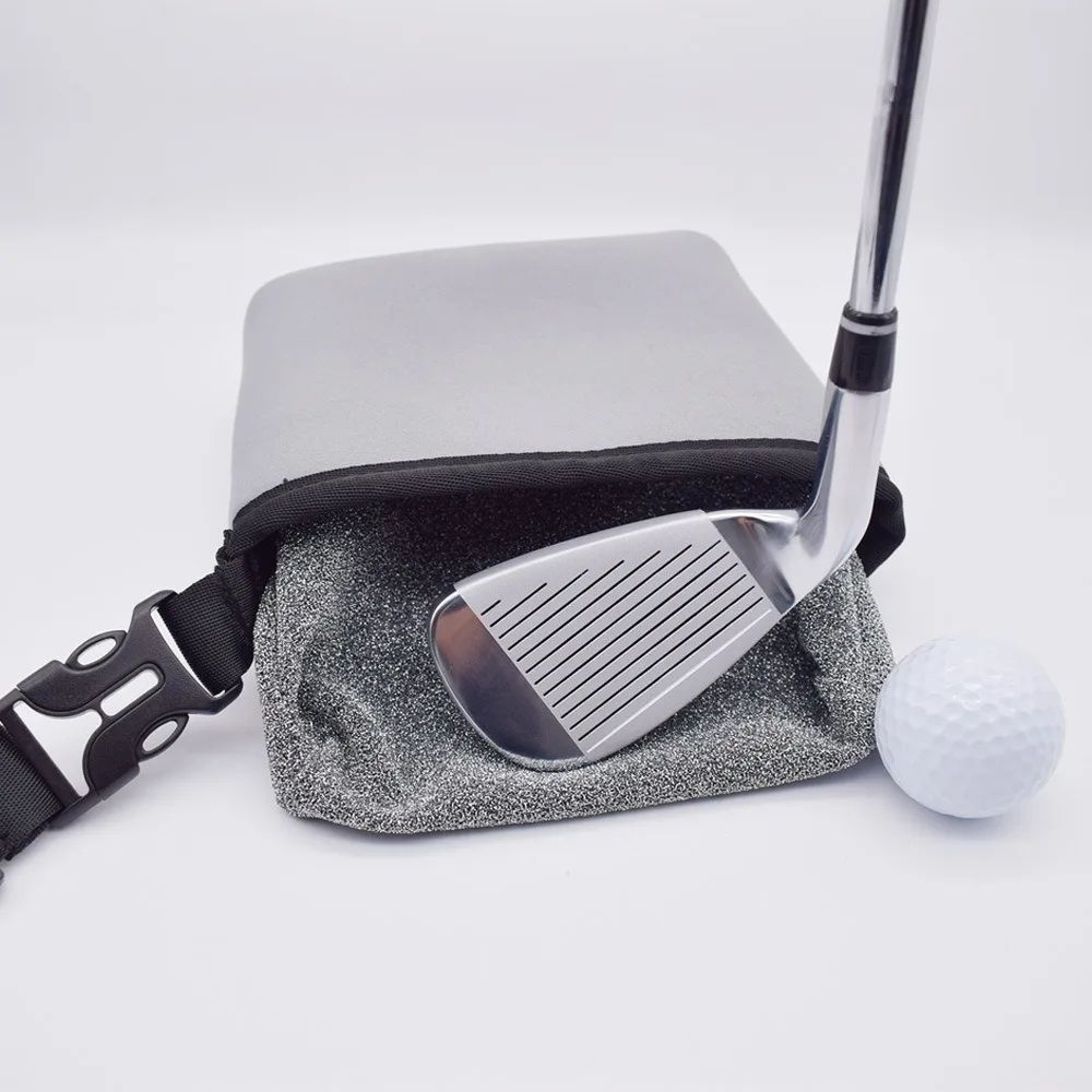 Golf Club Cleaning Pouch With Golf Ball Organizer Pocket And Wear Resistant Golf Bag Accessory 1