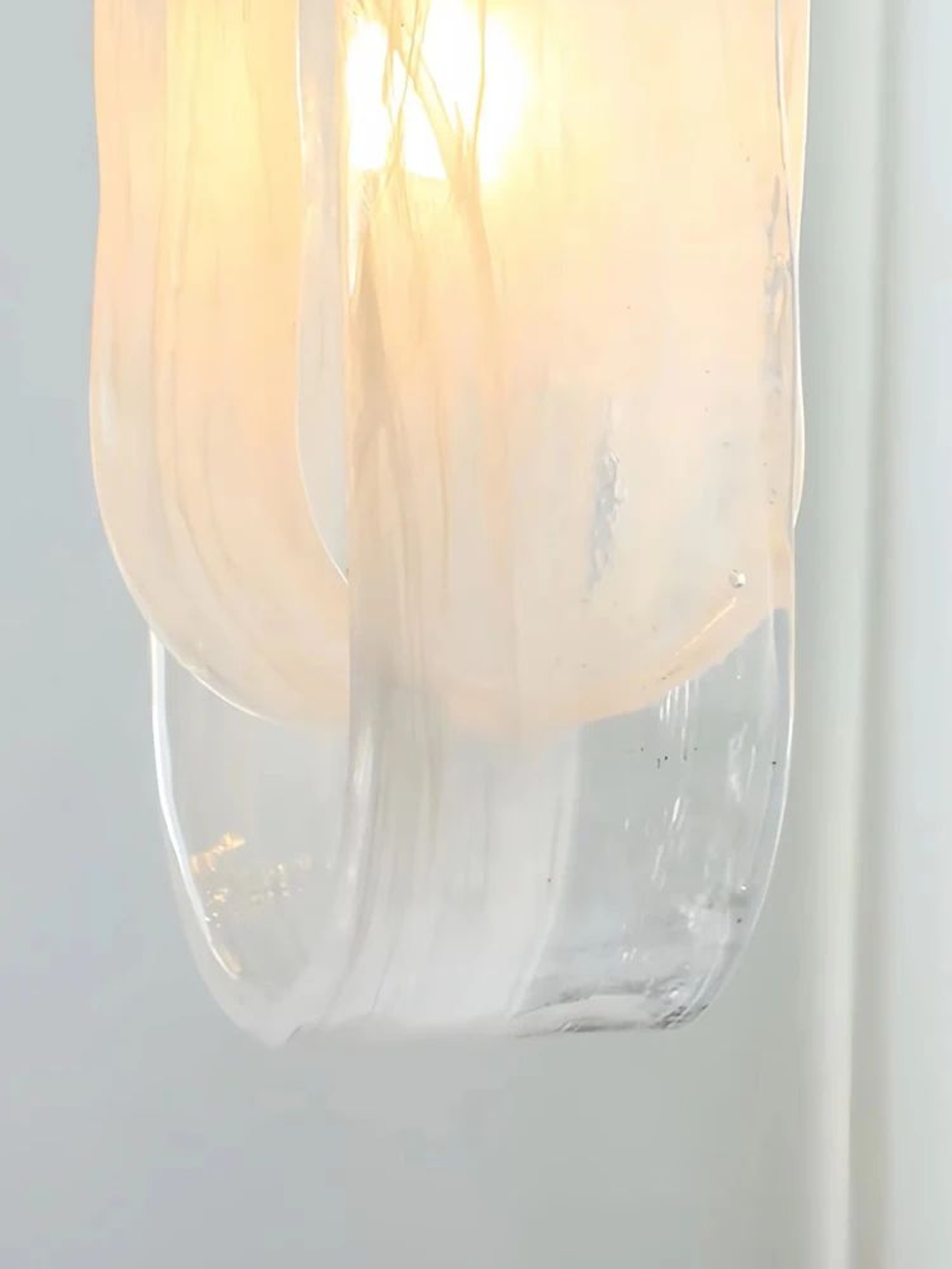 Postmodern Cloud Glass Pendant Light Modern Hanging Chandelier For Dining Room And Bedroom 1