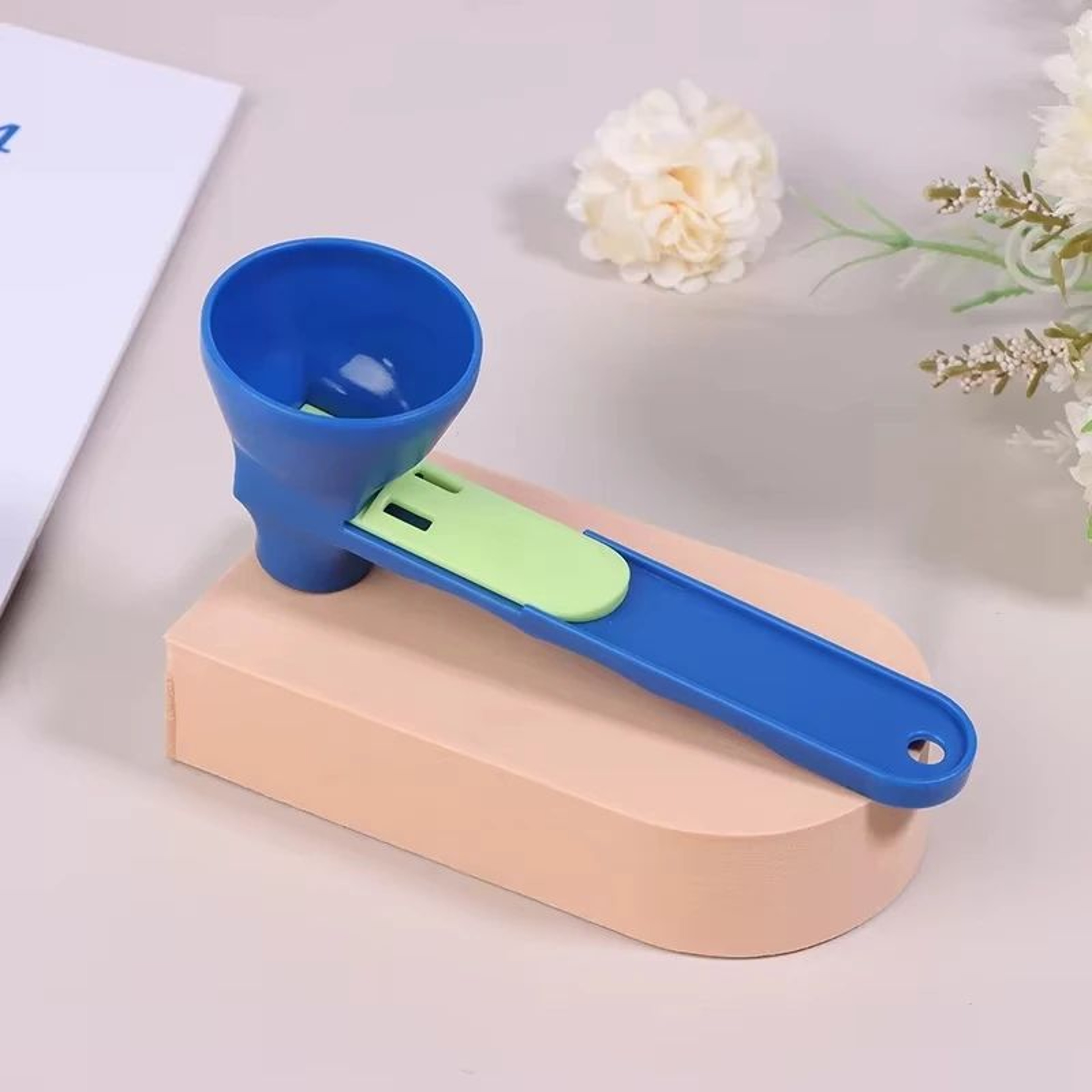 Mess Free Protein Powder Scoop With Sliding Funnel 8