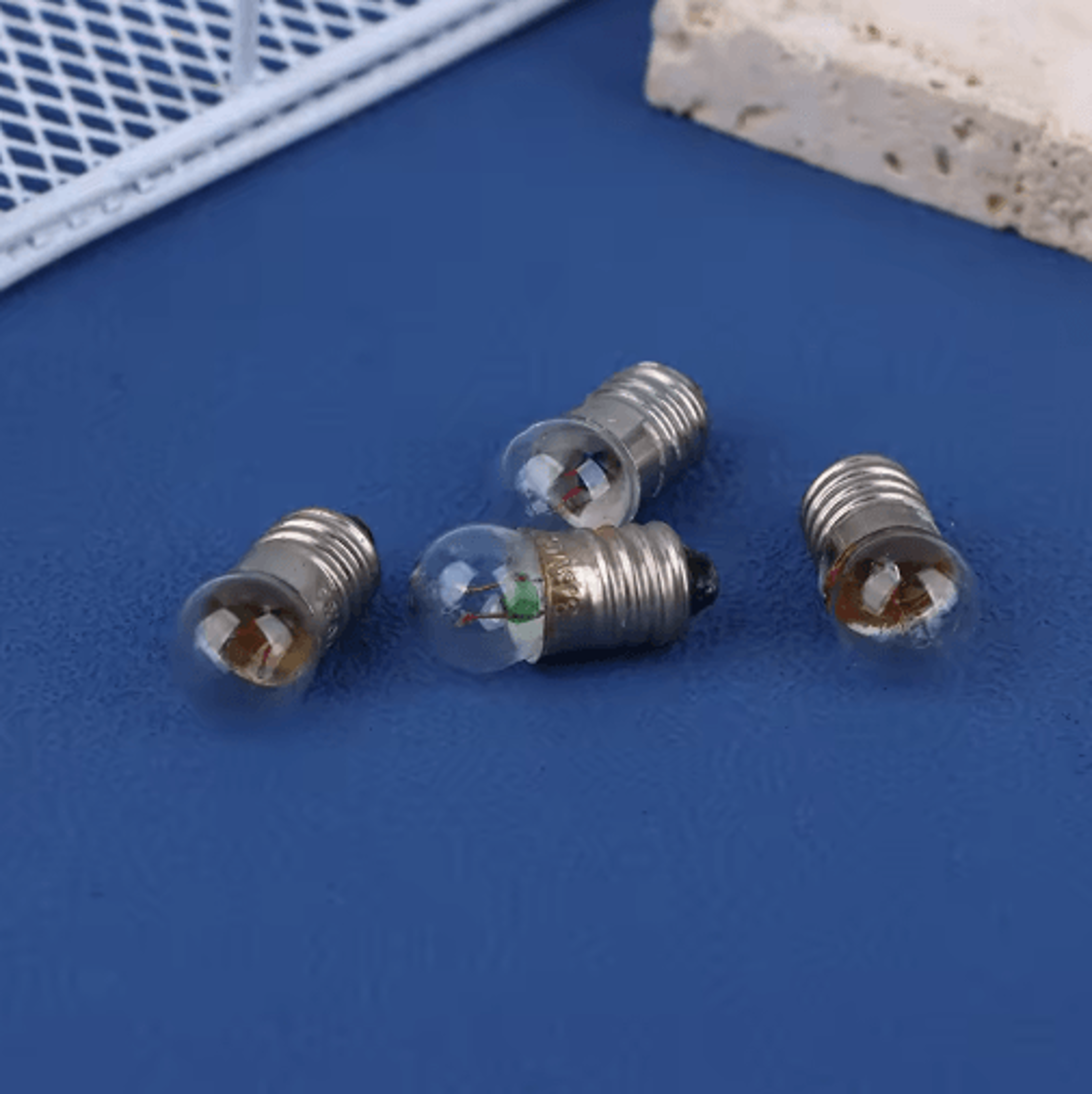 10PCS Miniature Light Bulbs 15V 25V 38V Small Round Bulbs For Student Experiments 6