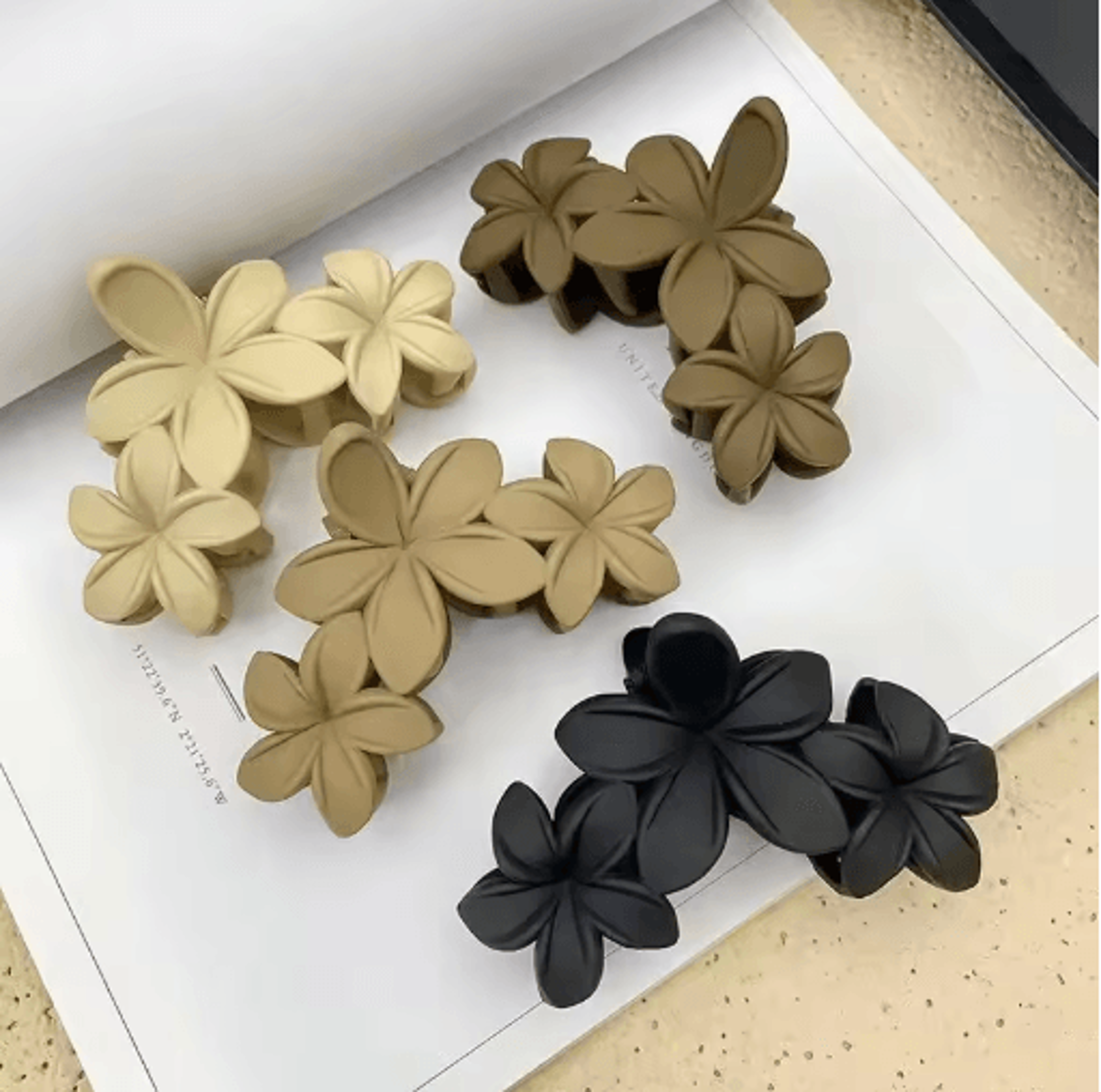 Vintage Flower Shark Hair Clip  Frosted Grab Clip Hair Accessory For Women 3