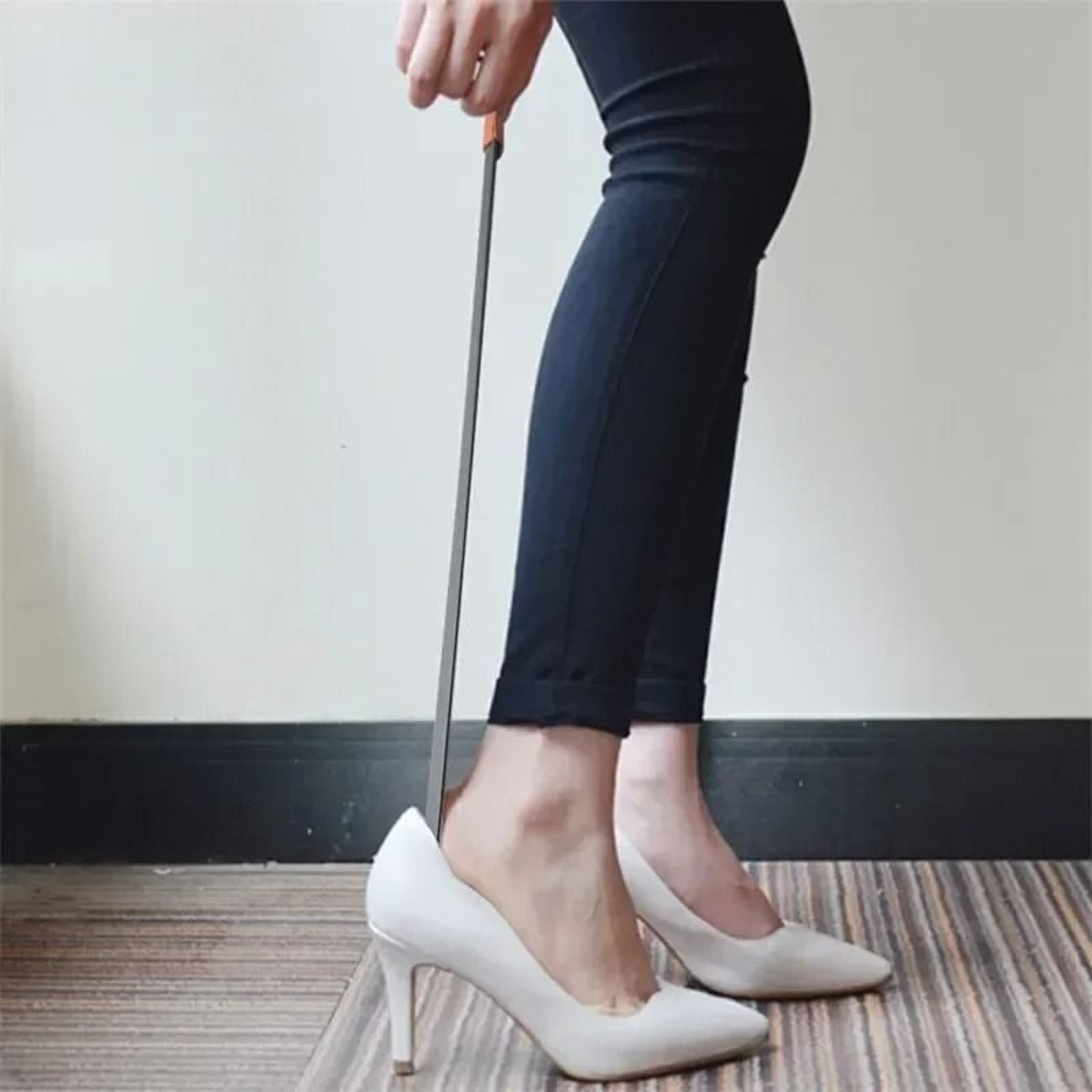 Extra Long Stainless Steel Shoe Horn 42cm Long Handled Shoe Lifter With Strap 6