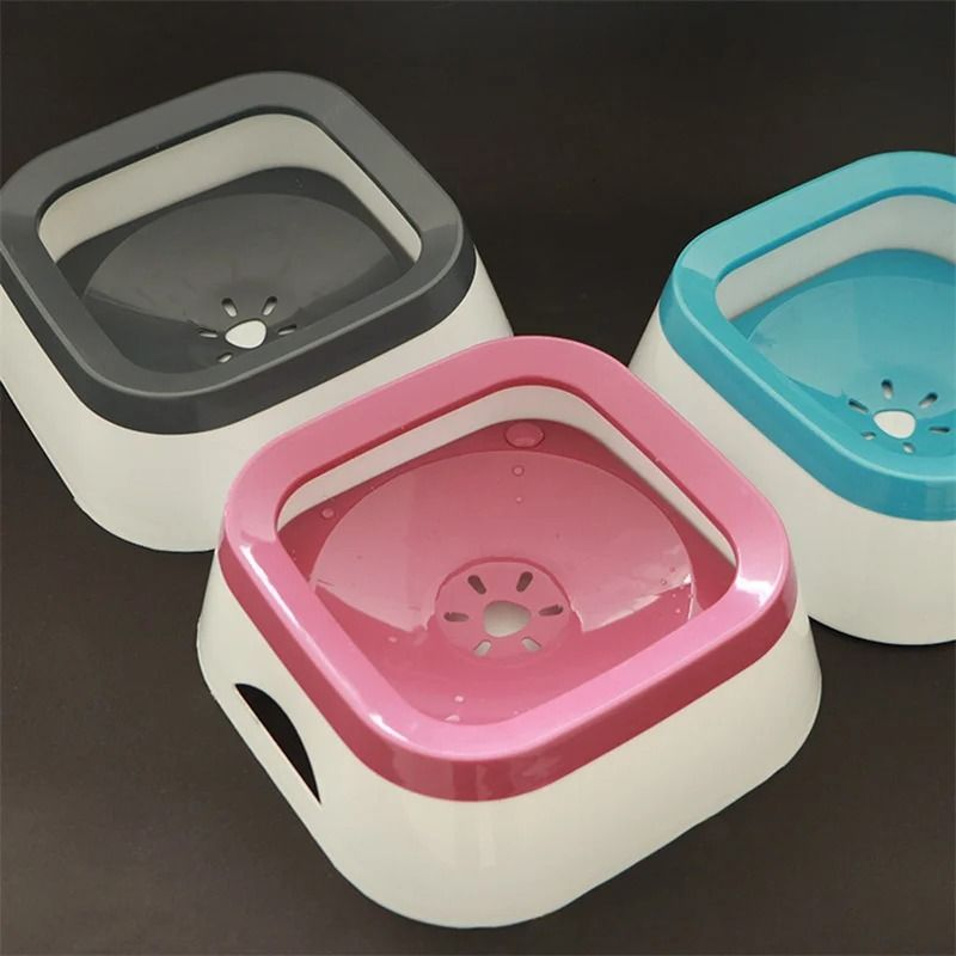 Anti Splash Dog Water Bowl Large Capacity No Spill Pet Waterer 0