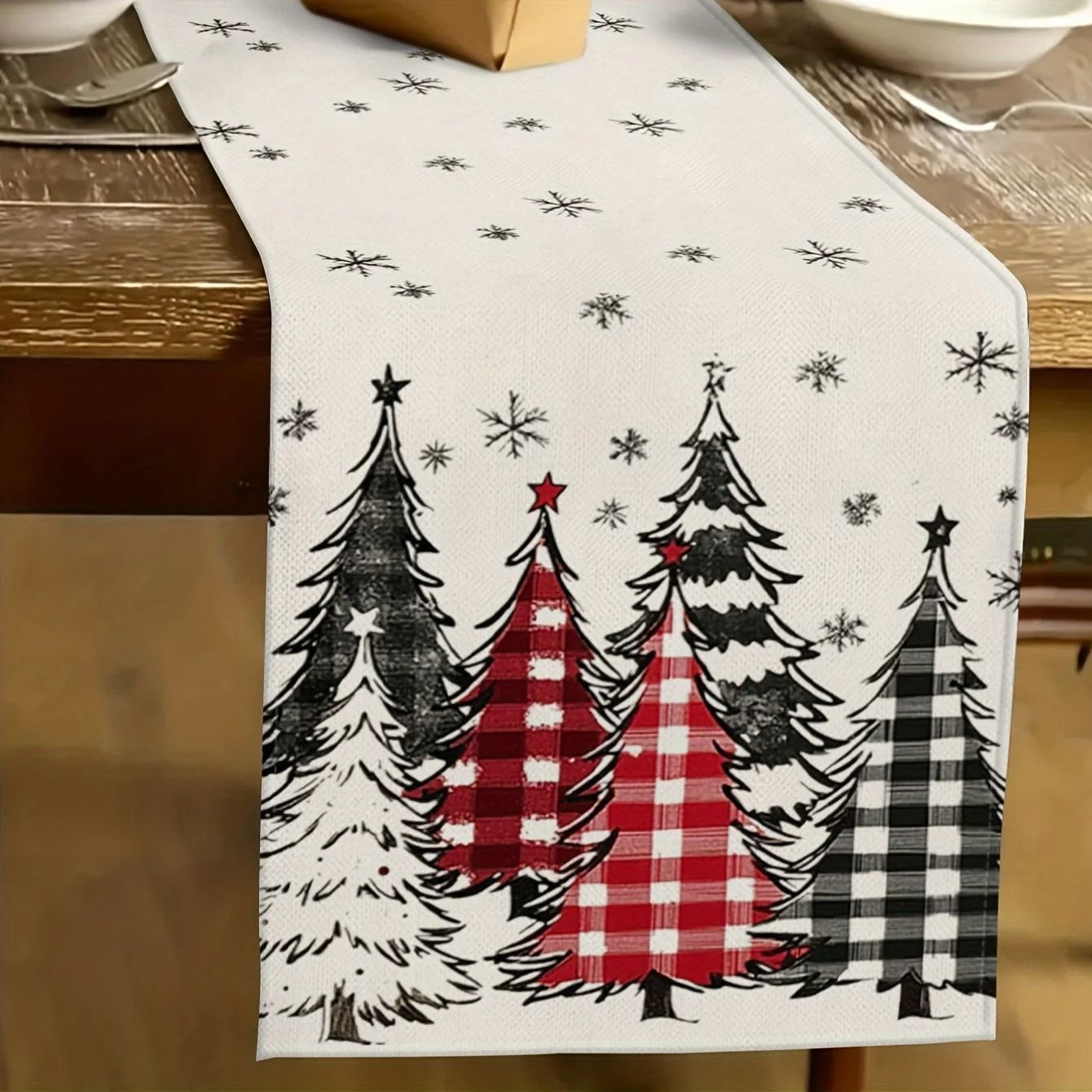 Retro Plaid Christmas Table Runner Festive Holiday Dining Decor 1