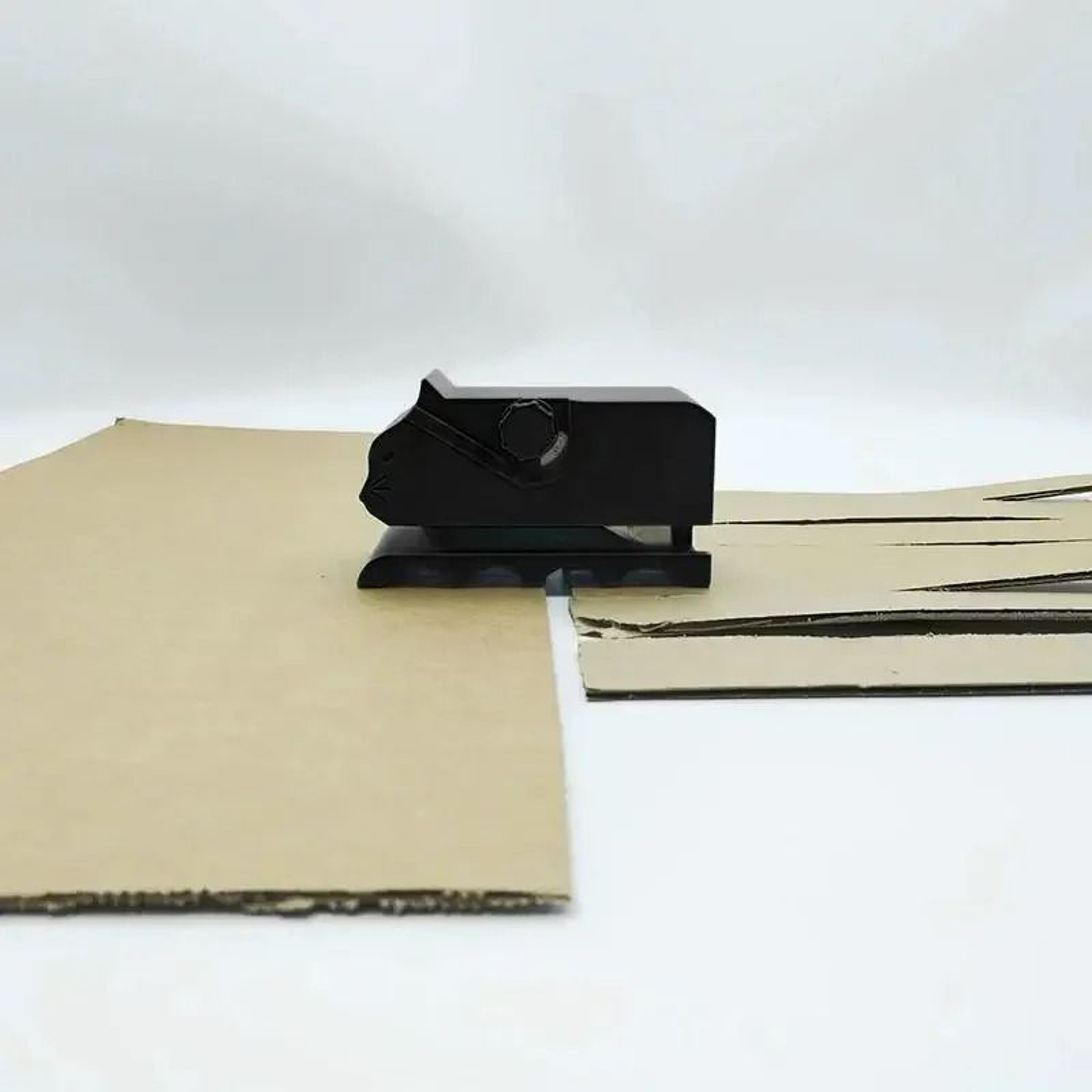 Kitty Cardboard Cutter For DIY Cat Scratchers 9