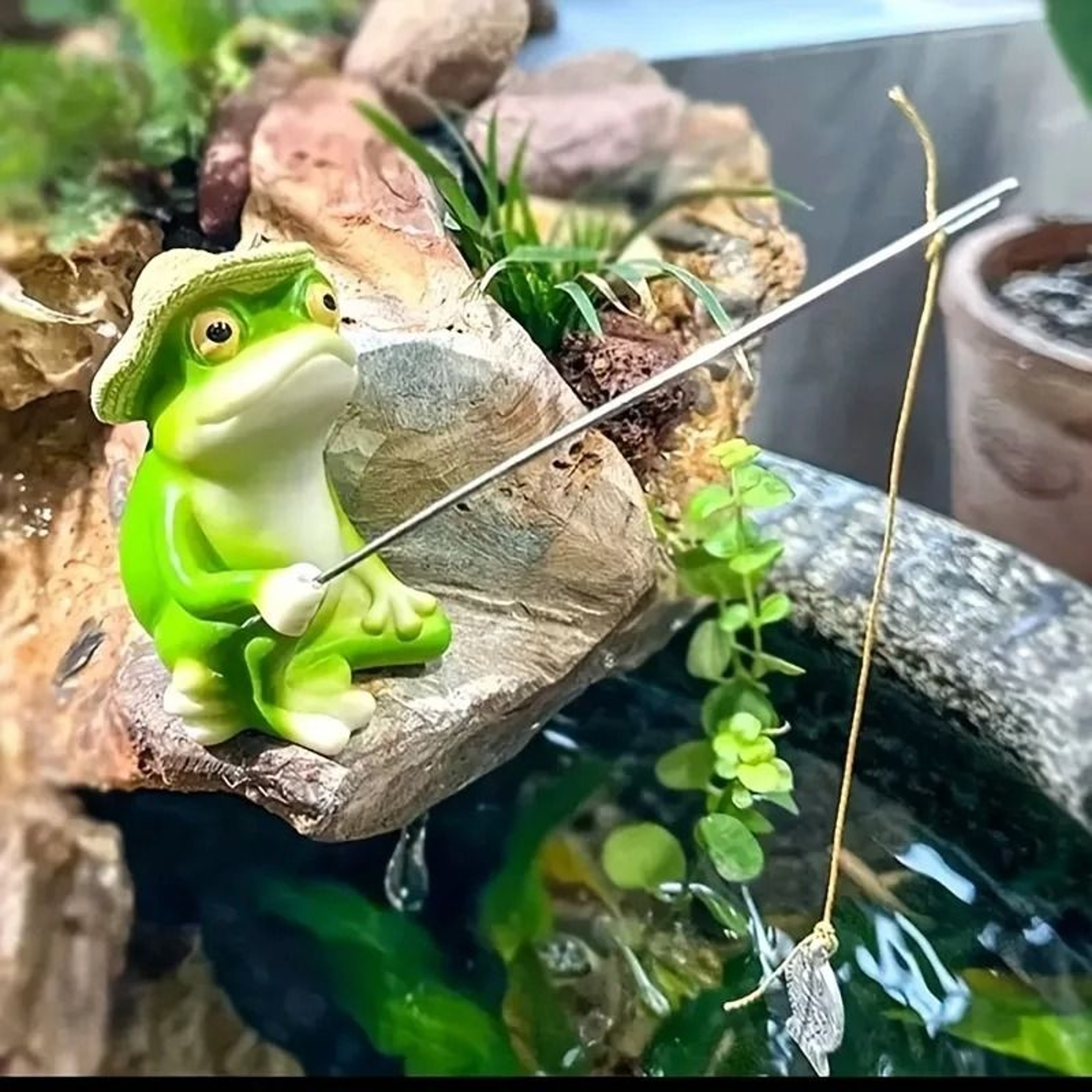 Cute Resin Fishing Frog Garden Statue For Pond Patio Home Outdoor Decor 4