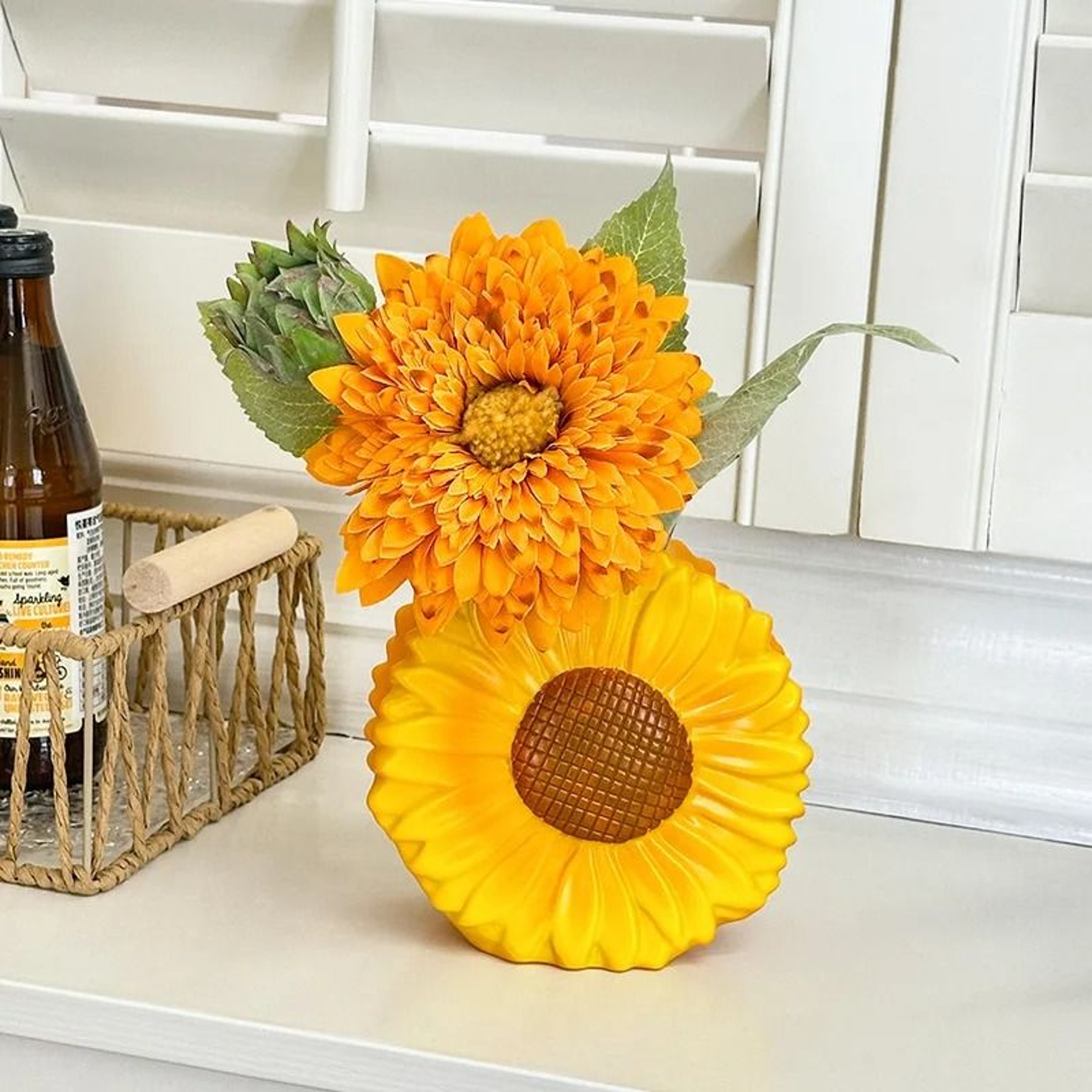 Handmade Sunflower Shaped Decorative Vase For Cheerful Tabletop Flower Arrangements 4