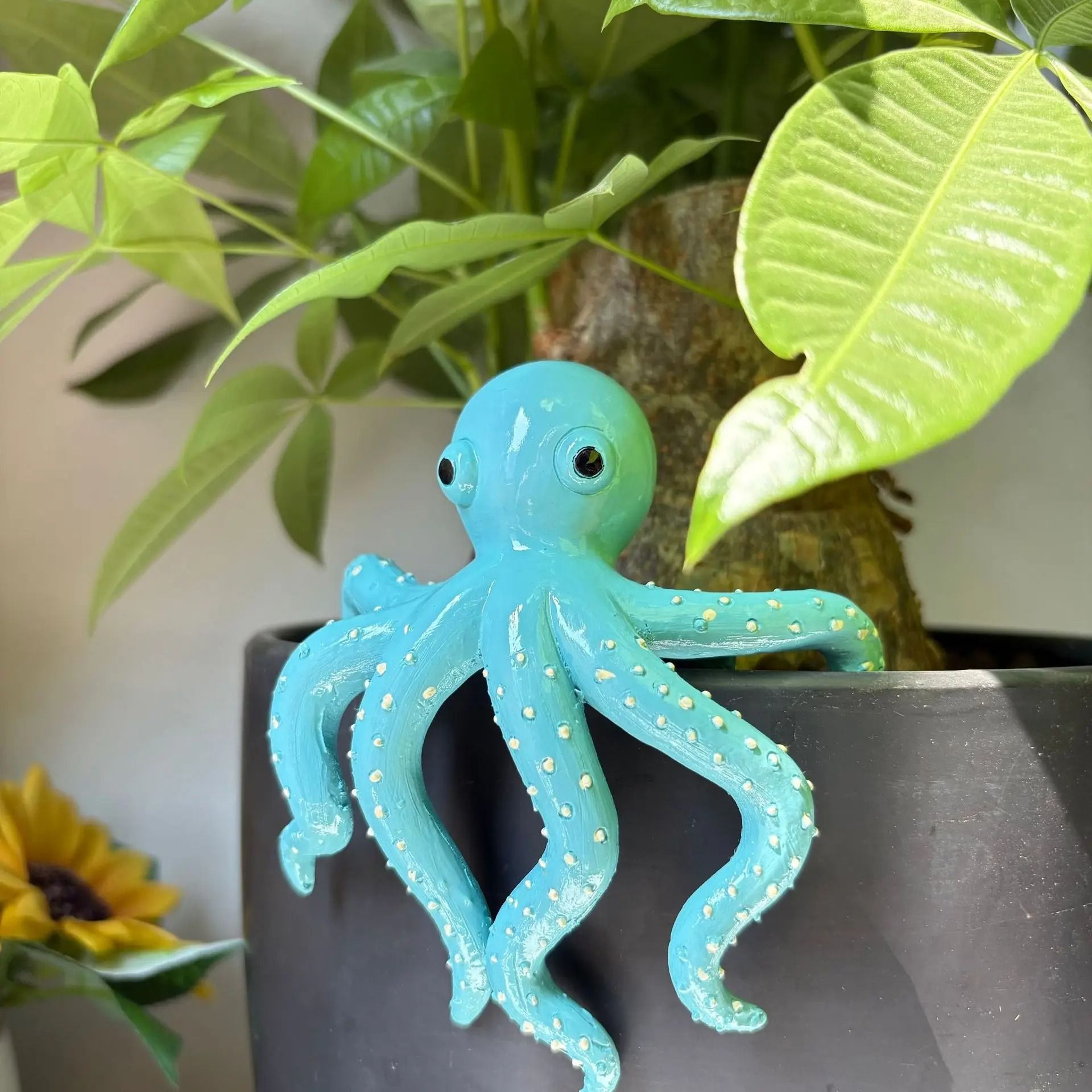 Cute Resin Octopus Plant Pot Hanger For Whimsical Garden And Home Decor 4