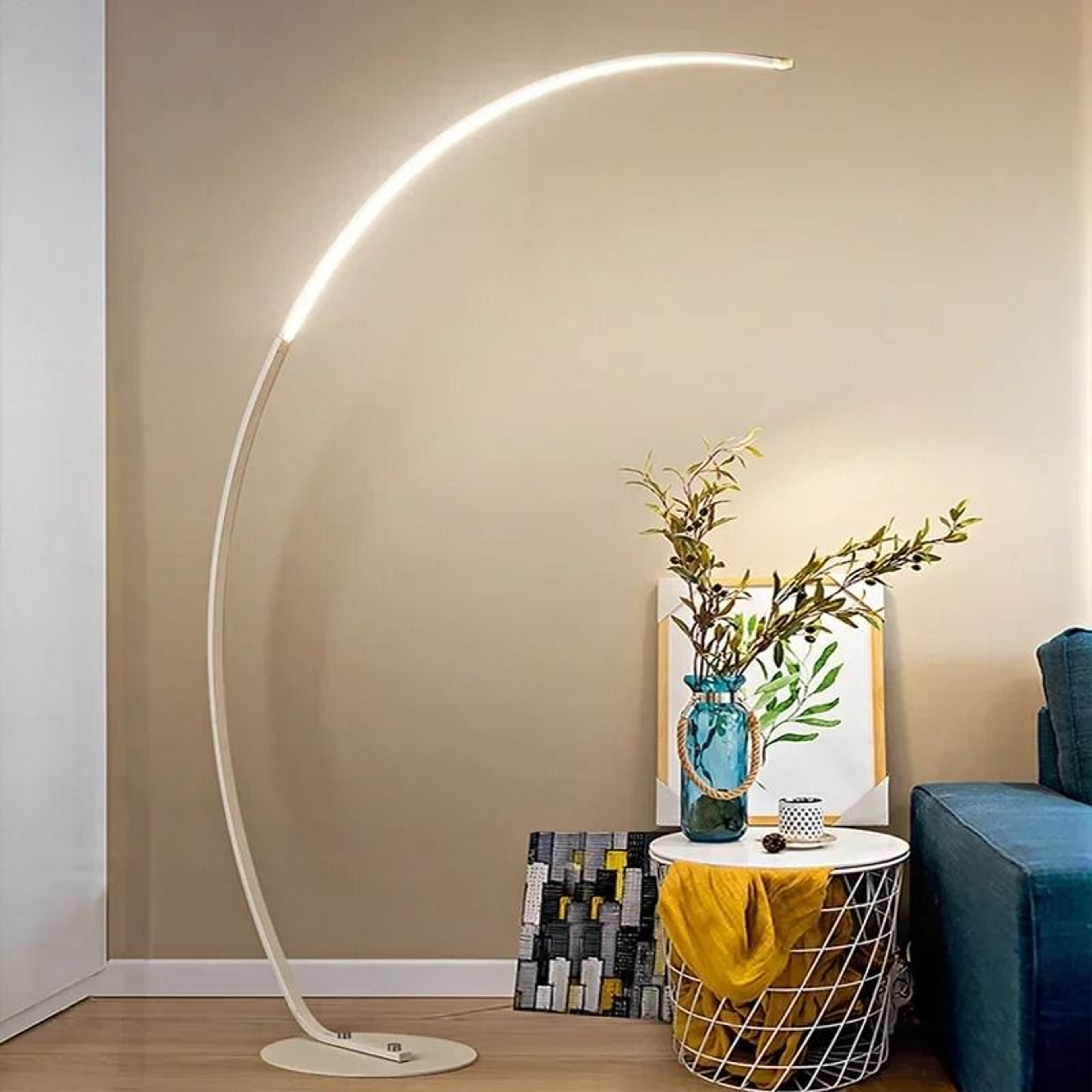LumiArt Modern RGB Dimmable LED Floor Lamp With Remote Control Design 7