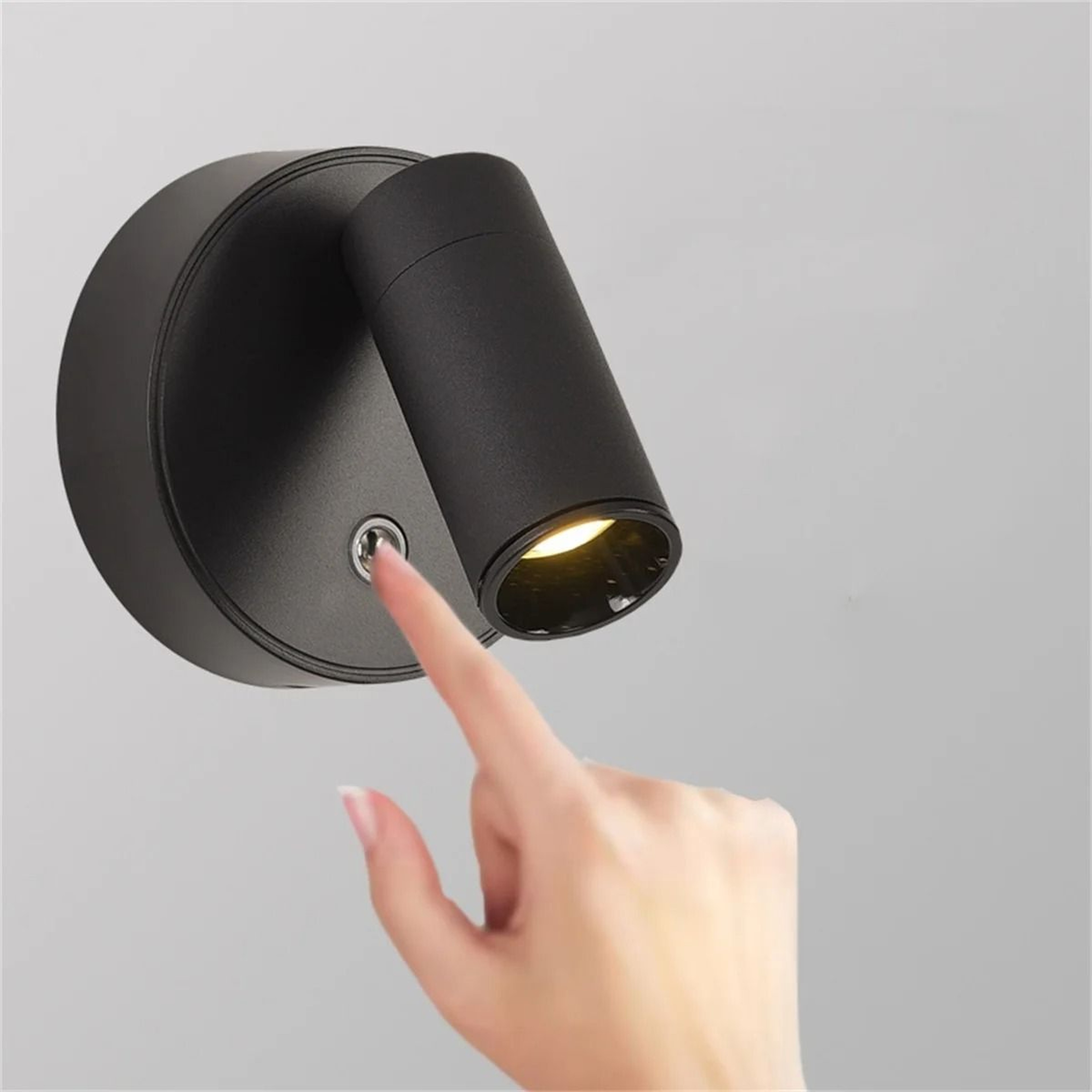 LumaFocus Magnetic Rechargeable Bedside Spotlight 1