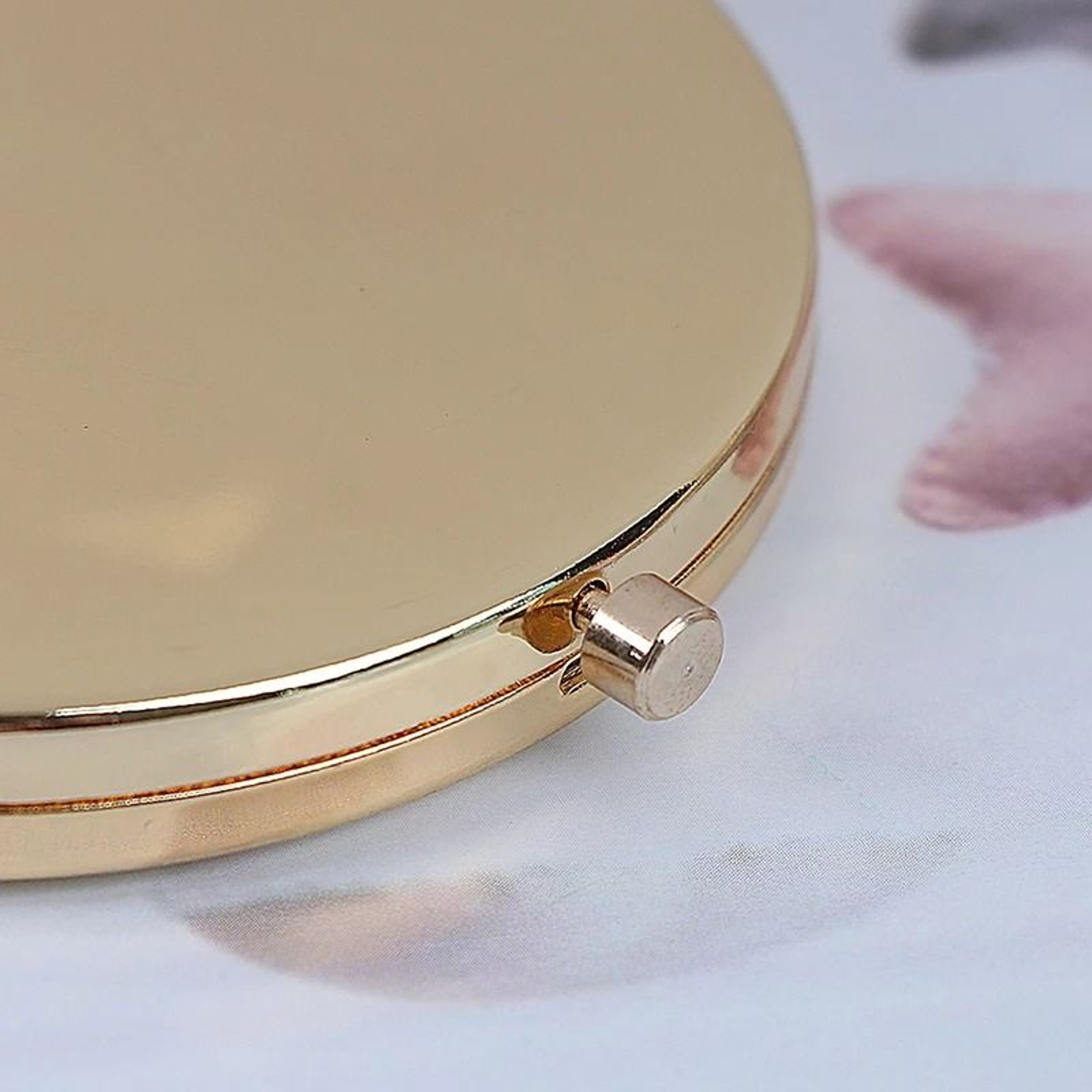 Portable Stainless Steel Pocket Mirror Folding Compact Makeup Travel Beauty Mirror 17