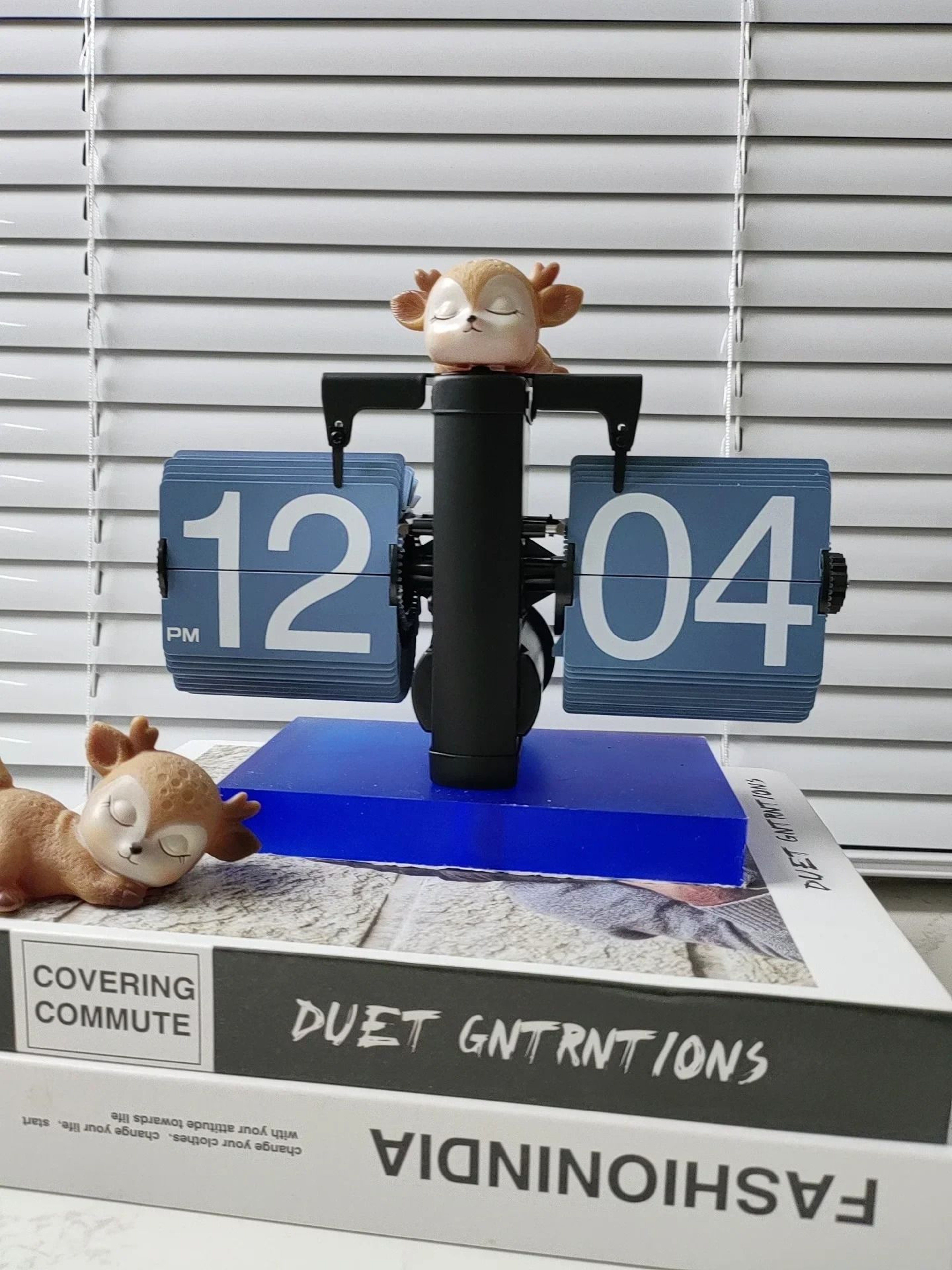 Retro Automatic Flip Desk Clock Large Display Battery Powered Table Clock 1