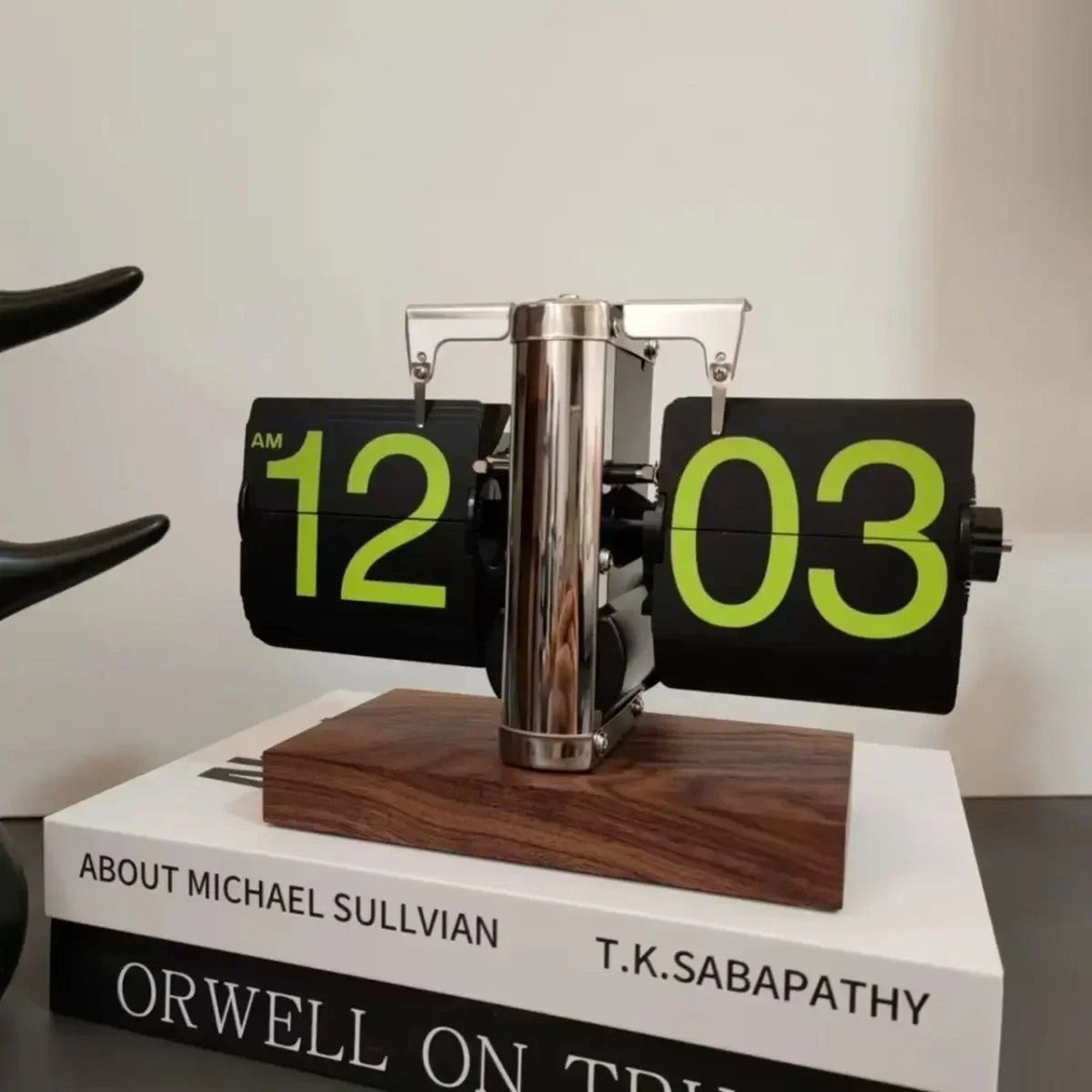 Retro Automatic Flip Desk Clock Large Display Battery Powered Table Clock 11