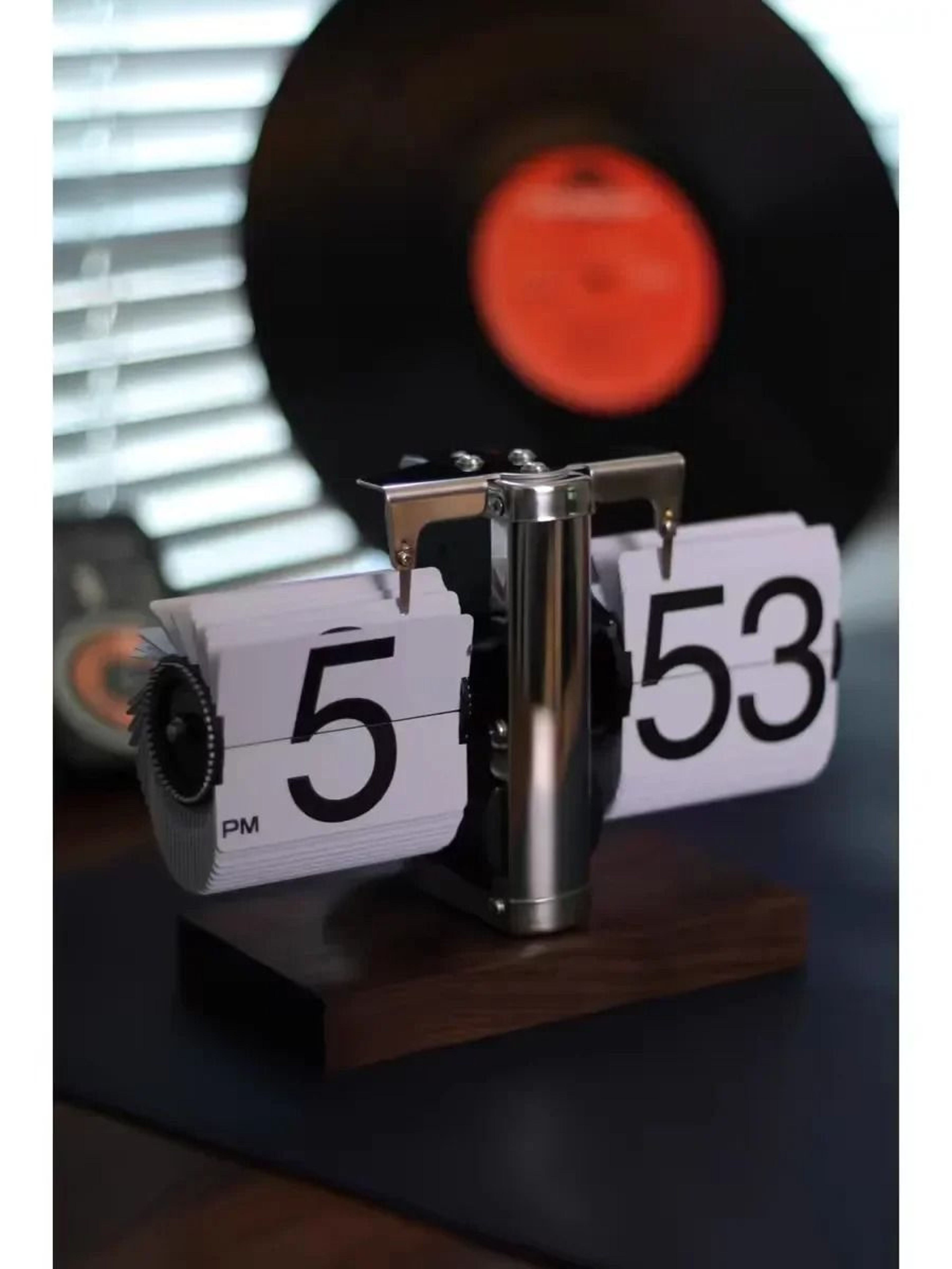Retro Automatic Flip Desk Clock Large Display Battery Powered Table Clock 18
