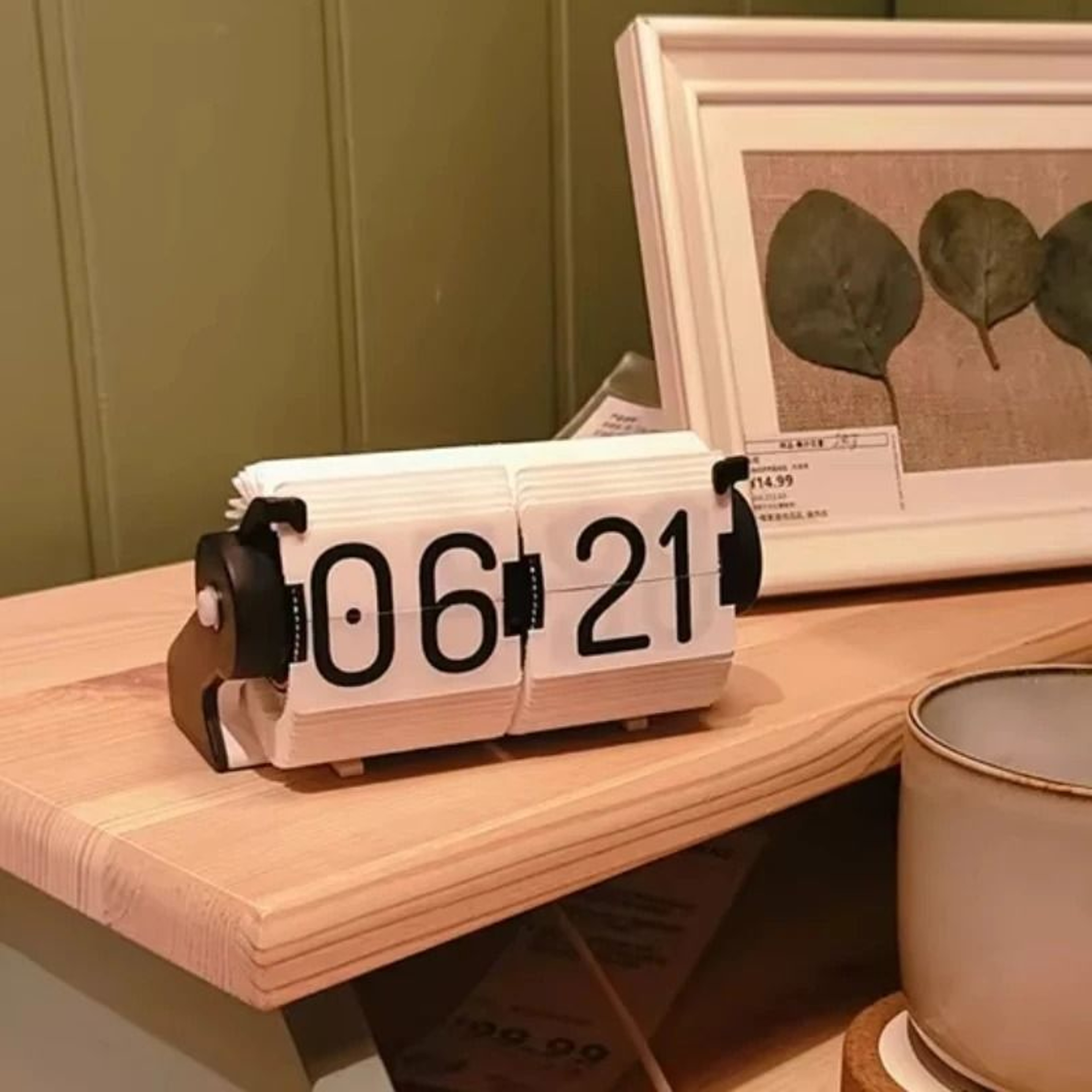 Metal Flip Desk Clock With Bluetooth And Silent Retro Display 0