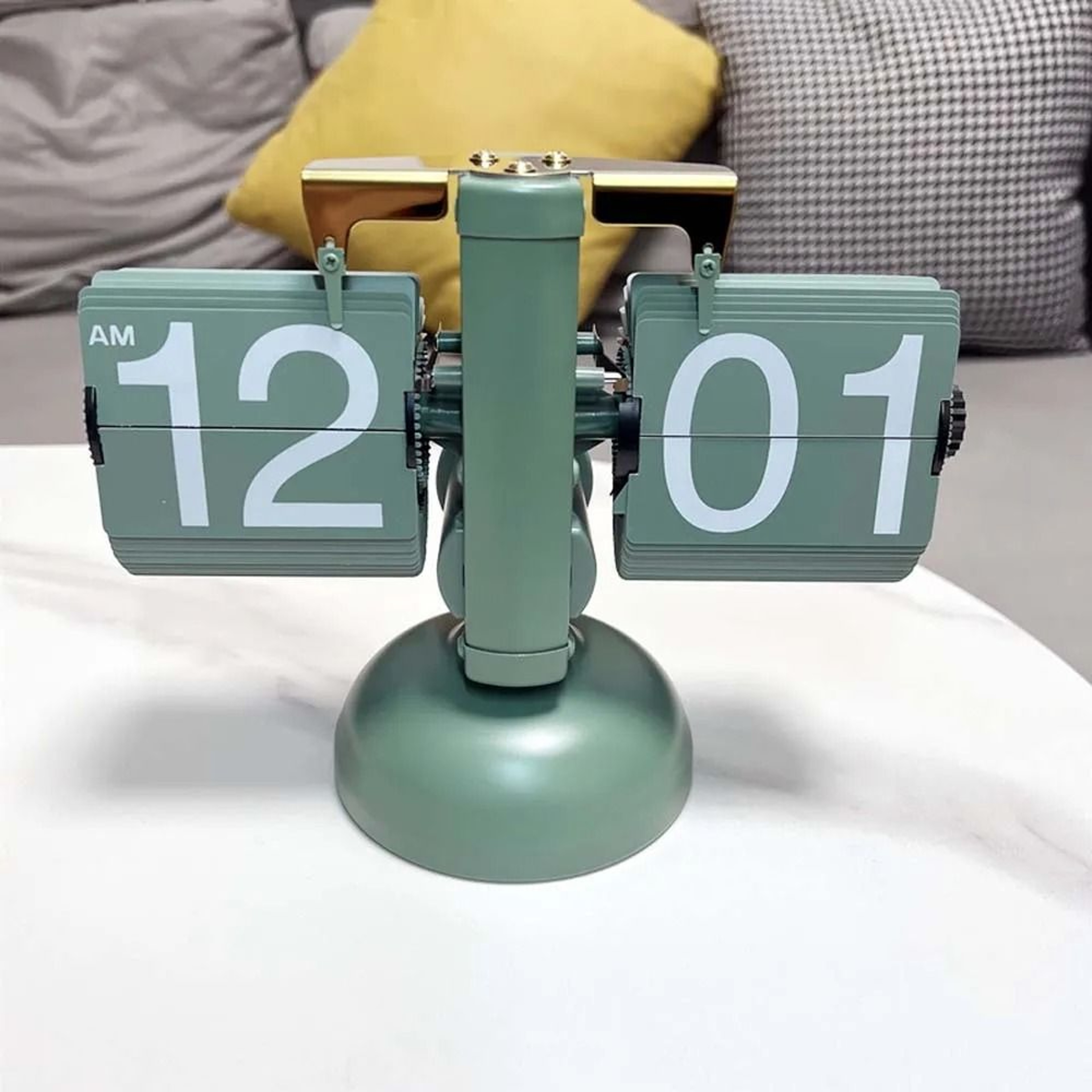 Vintage Automatic Flip Down Desk Clock With Quartz Movement 4