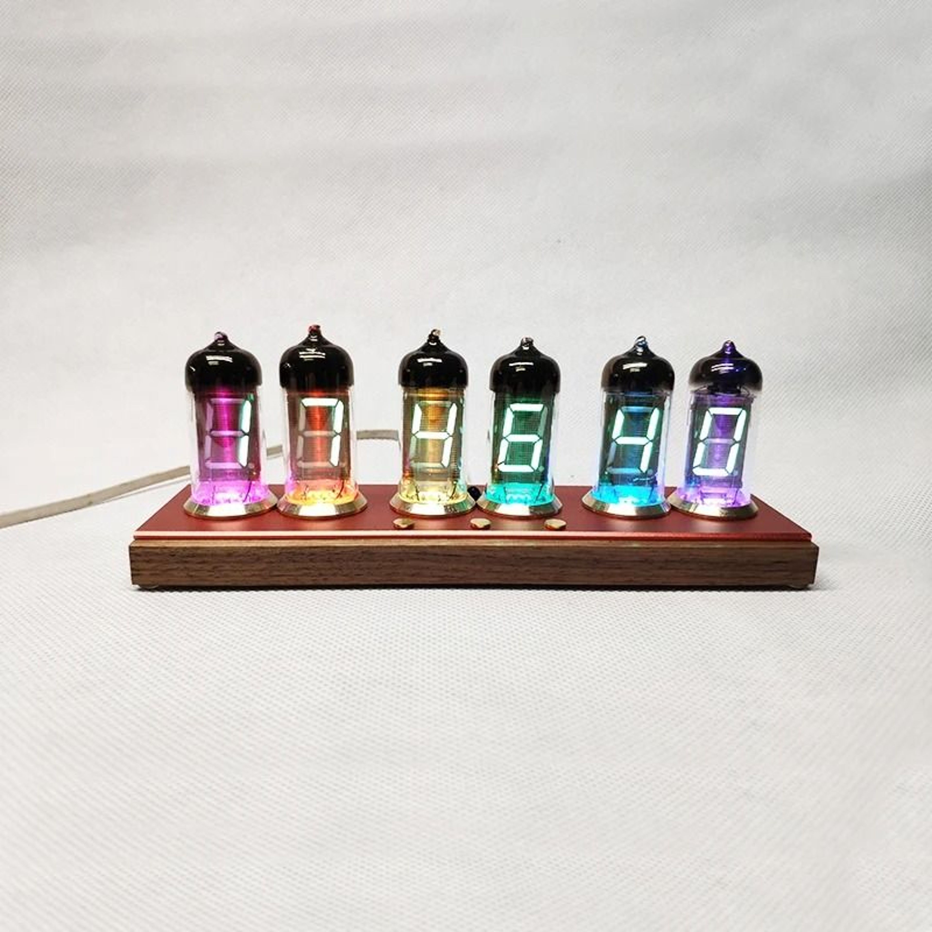 IV11 VFD Tube Clock With LED Backlight And Retro Wood Base 3
