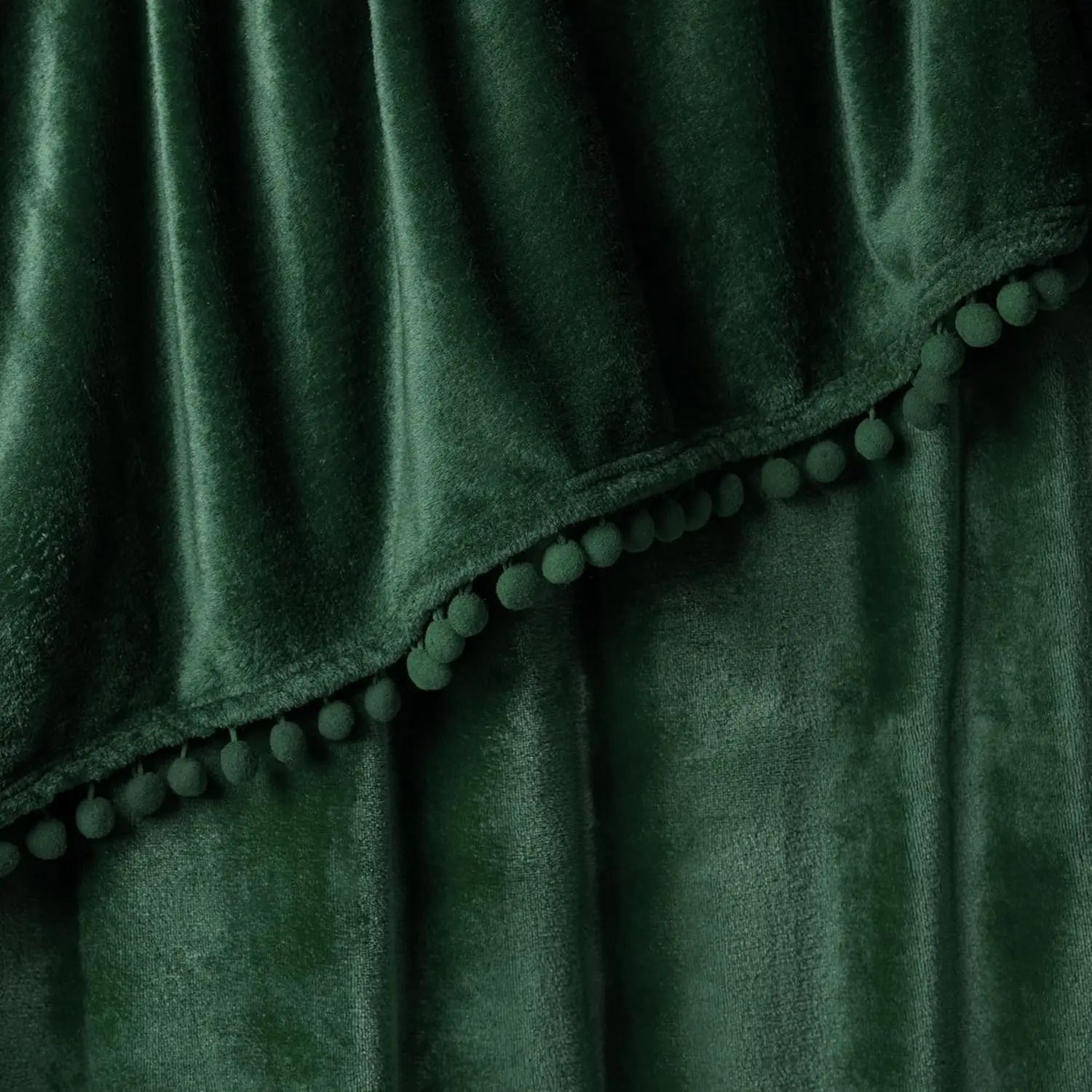 Christmas Green Fleece Throw Blanket With Pom Fringe 12