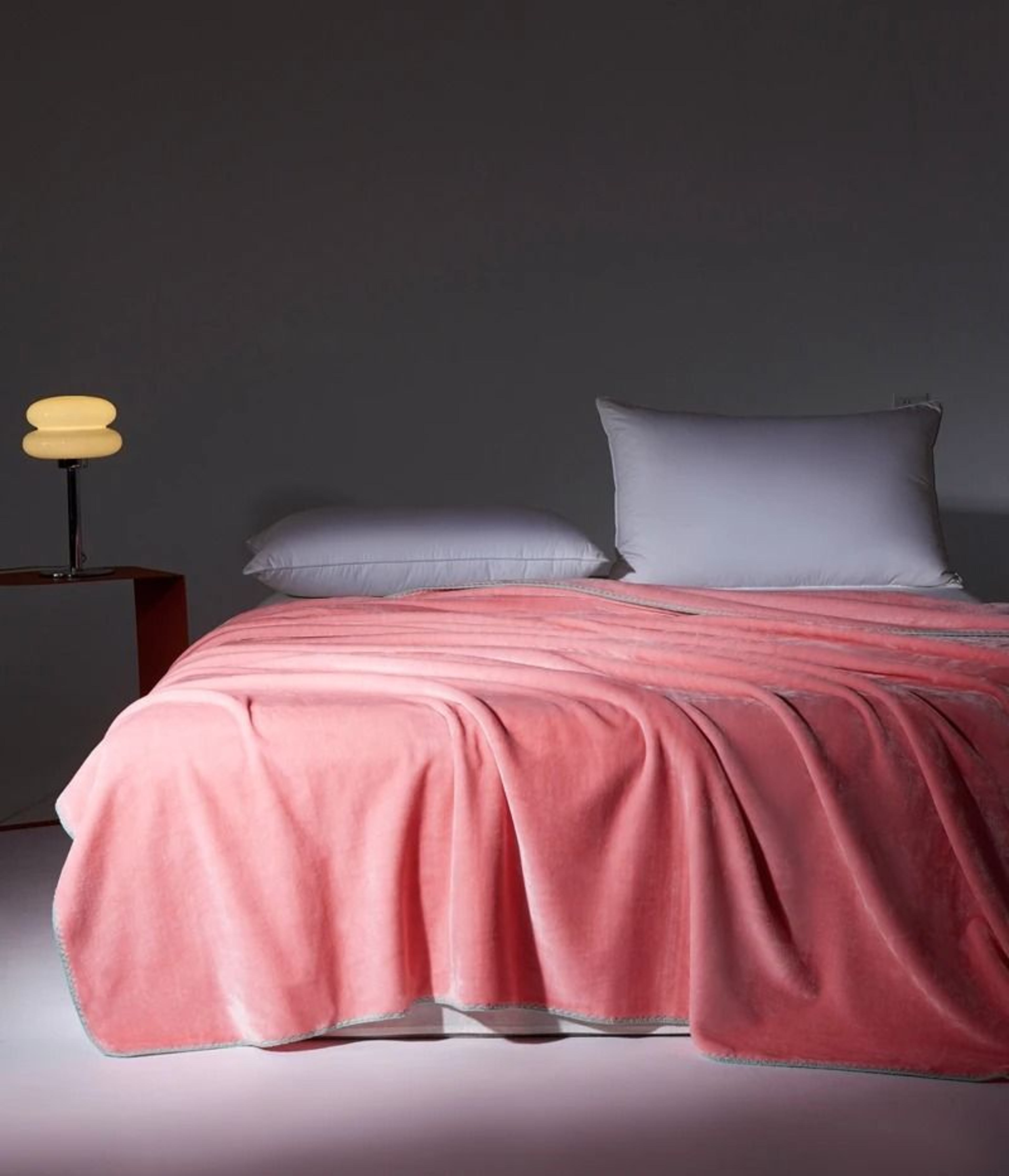 Soft Velvet Throw Blanket Lightweight Travel And Nap Blanket 1