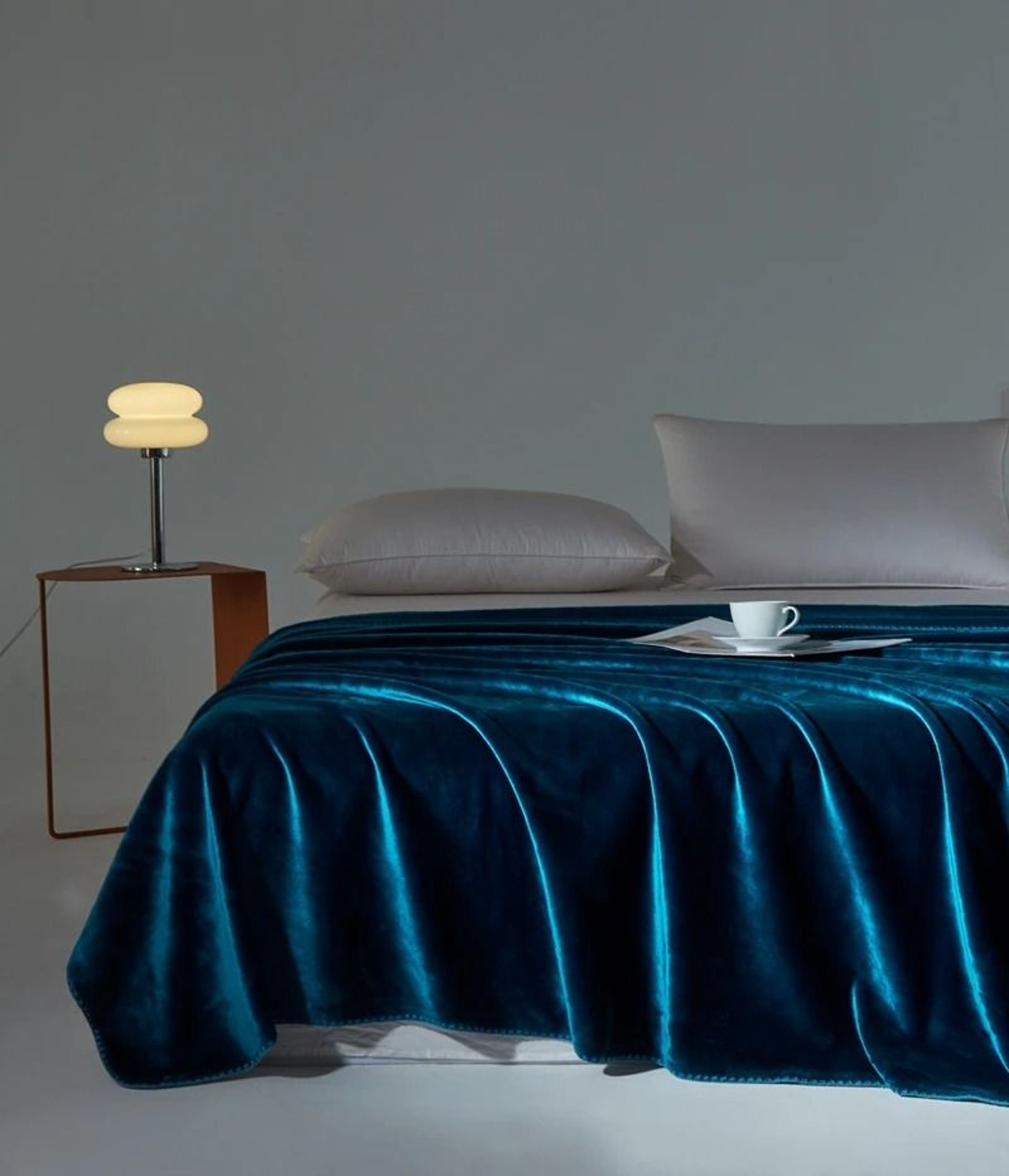 Soft Velvet Throw Blanket Lightweight Travel And Nap Blanket 8
