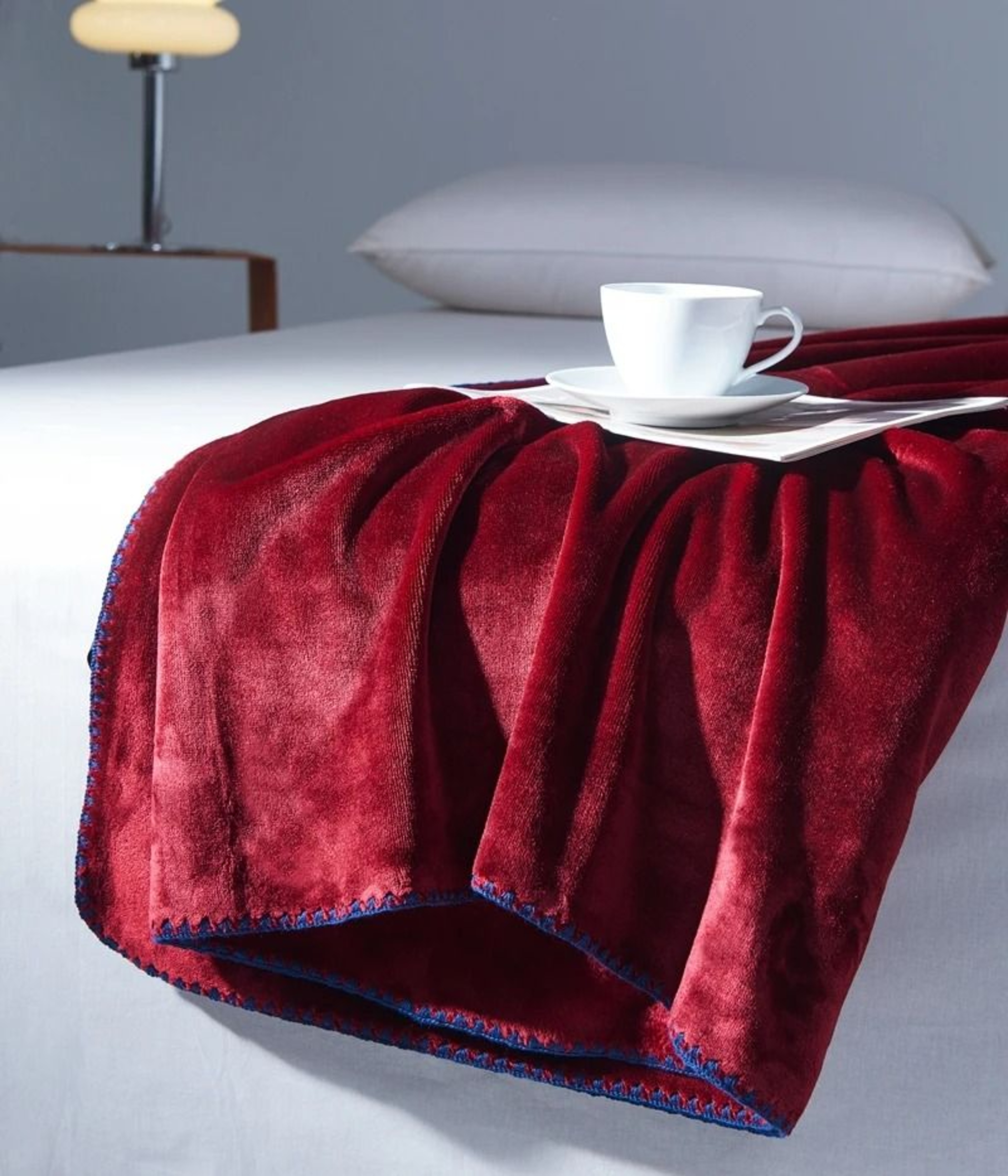 Soft Velvet Throw Blanket Lightweight Travel And Nap Blanket 13