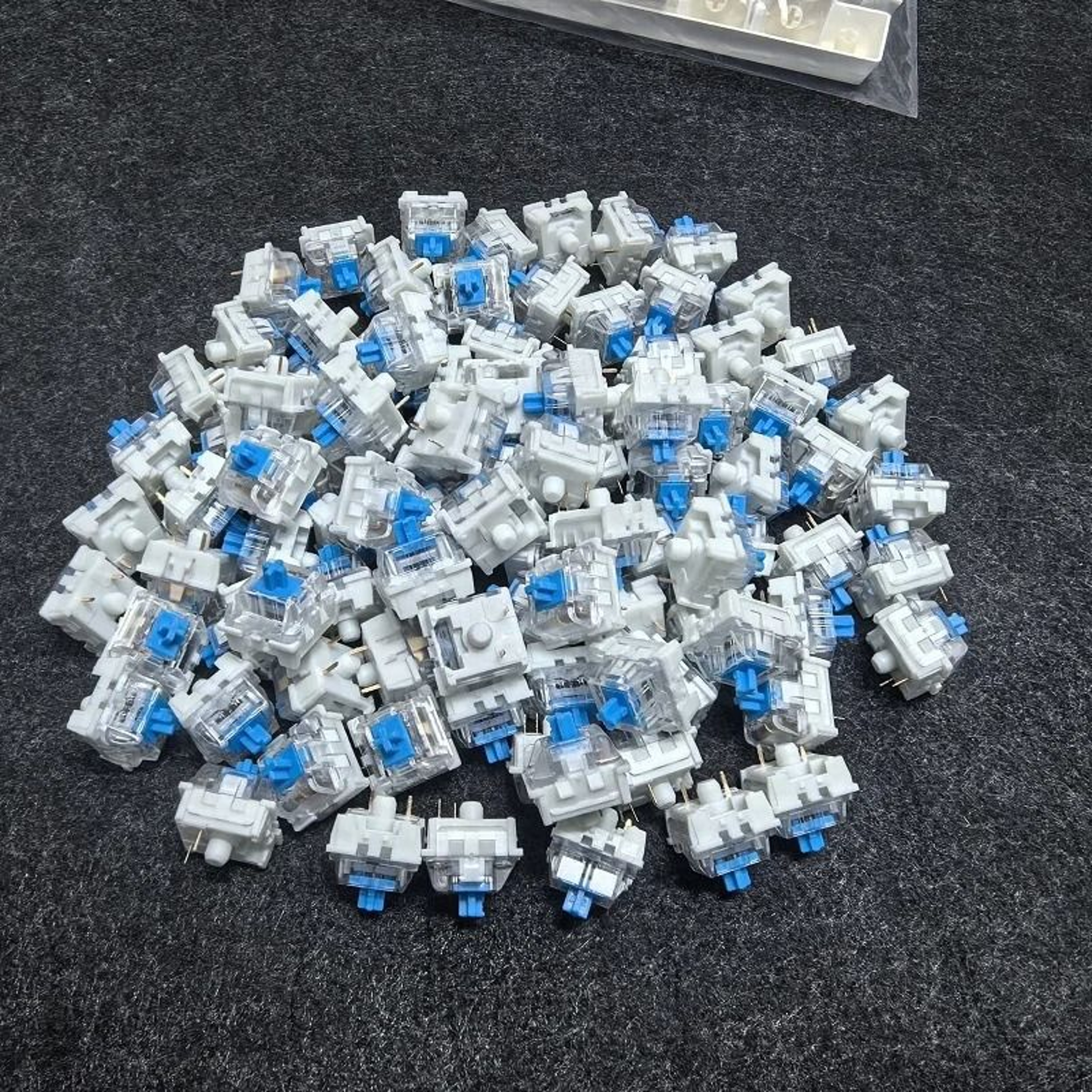 3Pin HotSwappable Mechanical Keyboard Switches Blue Red Brown 20100PCS 2