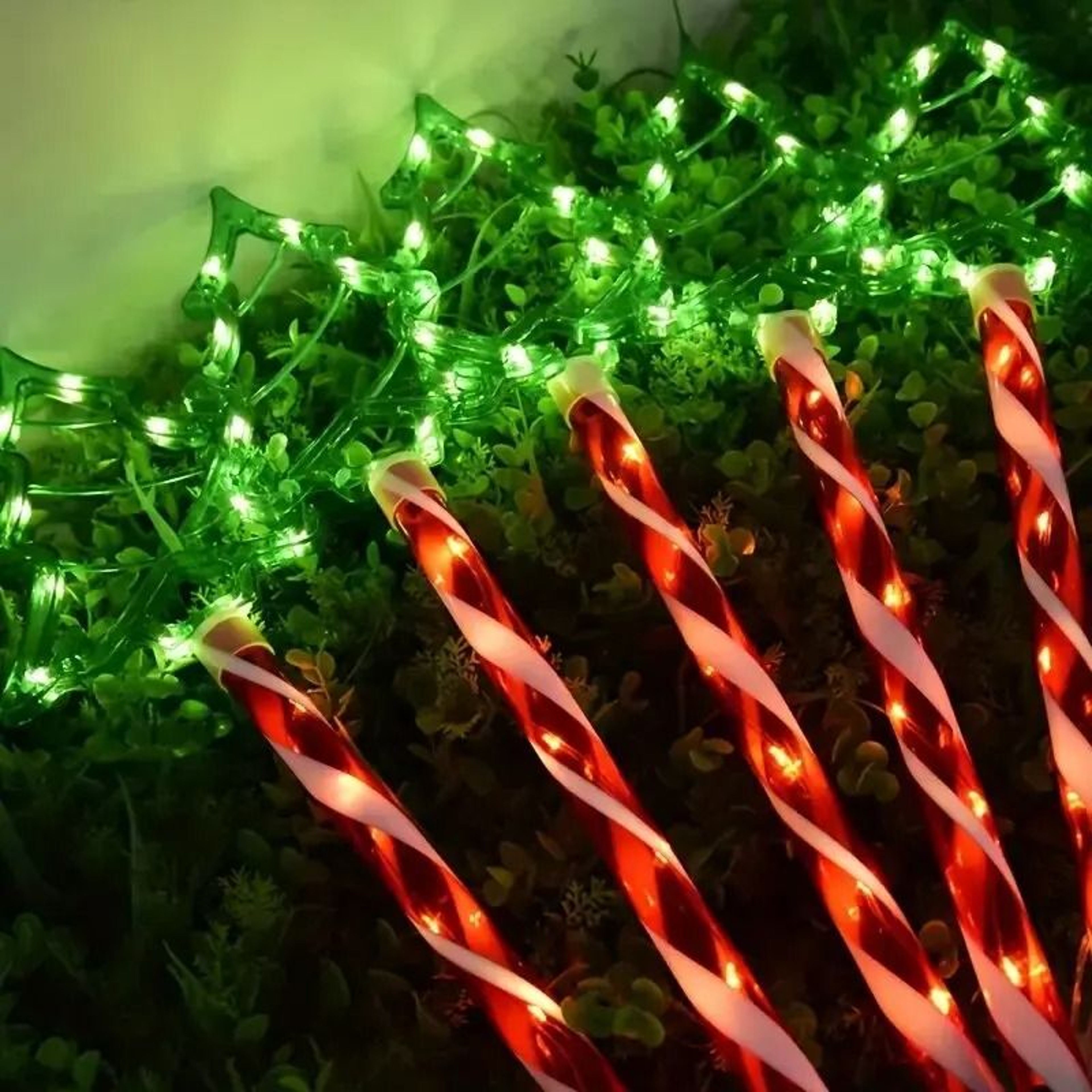 5Piece Solar Christmas Tree Stake Lights For Festive Outdoor Decor 3
