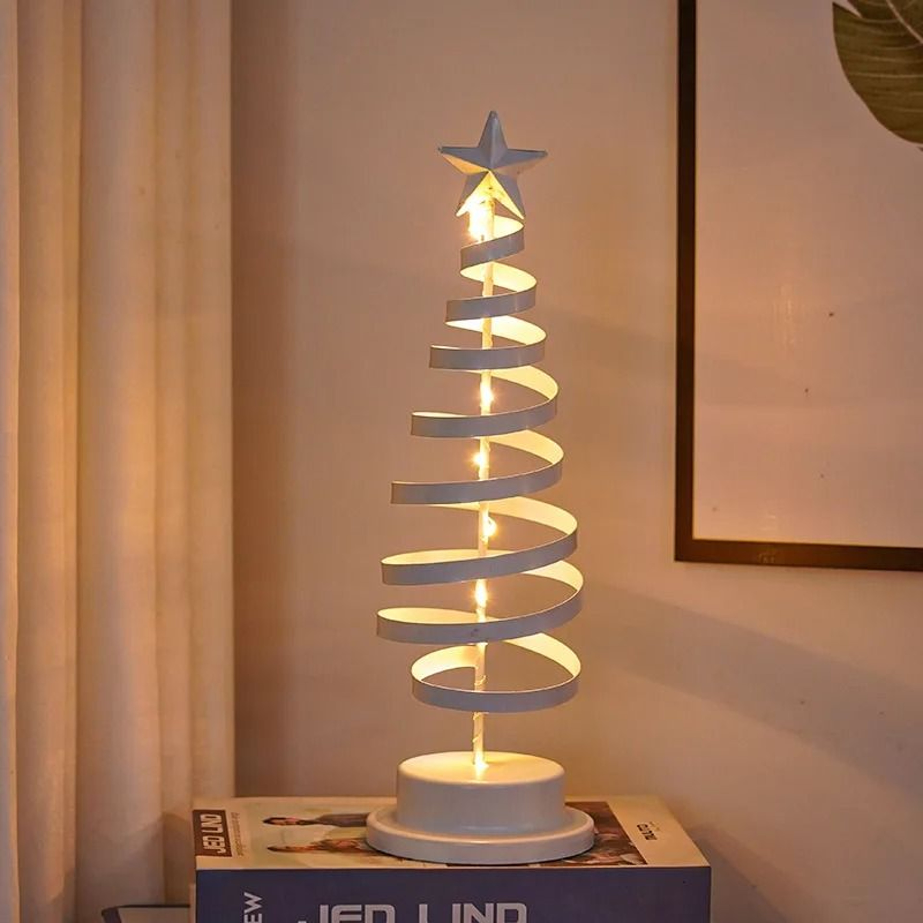 Elegant Wrought Iron Christmas Tree Tabletop Ornament For Holiday Decor 2