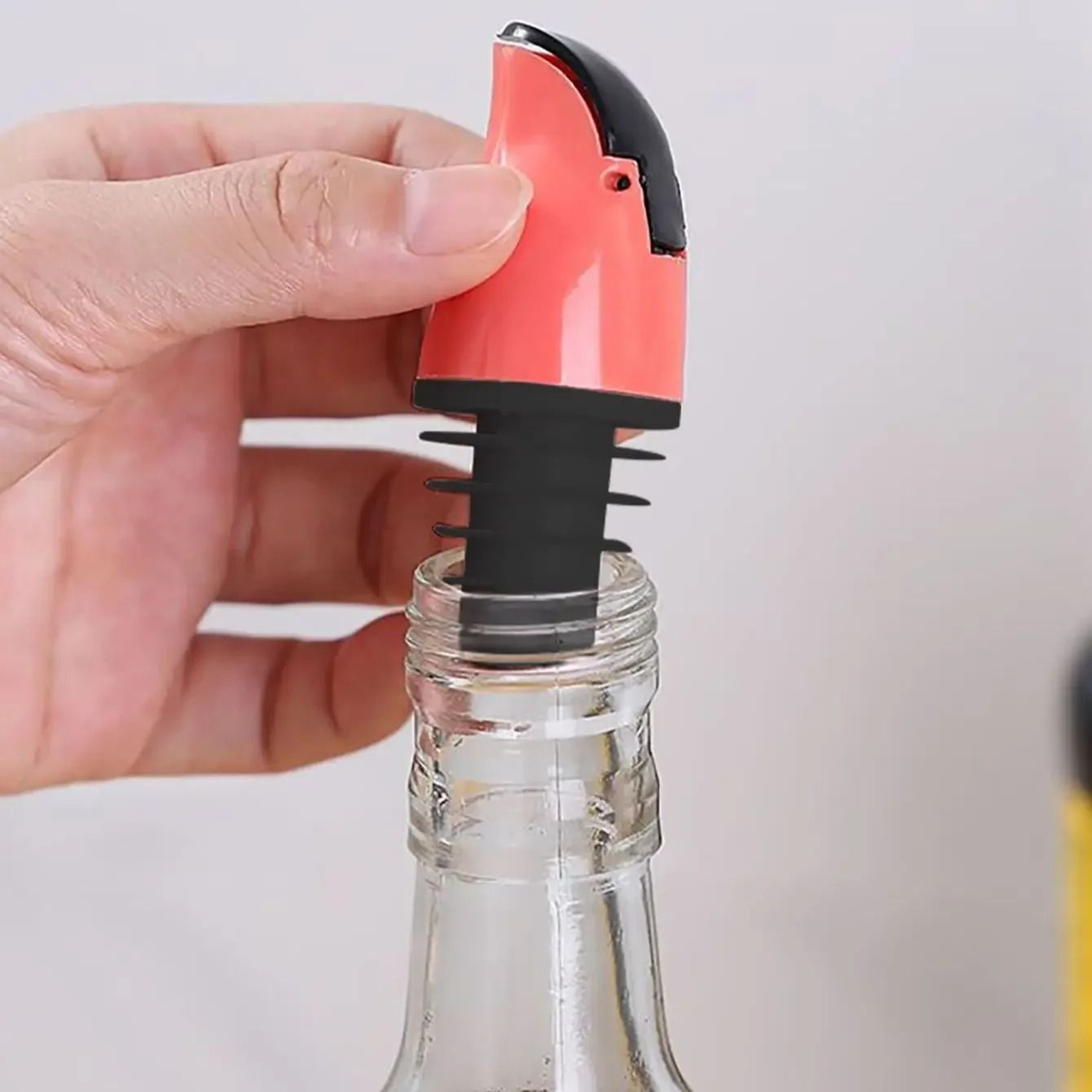 Automatic Oil Bottle Pour Spout Cap For Easy No Spill Kitchen Dispensing 4