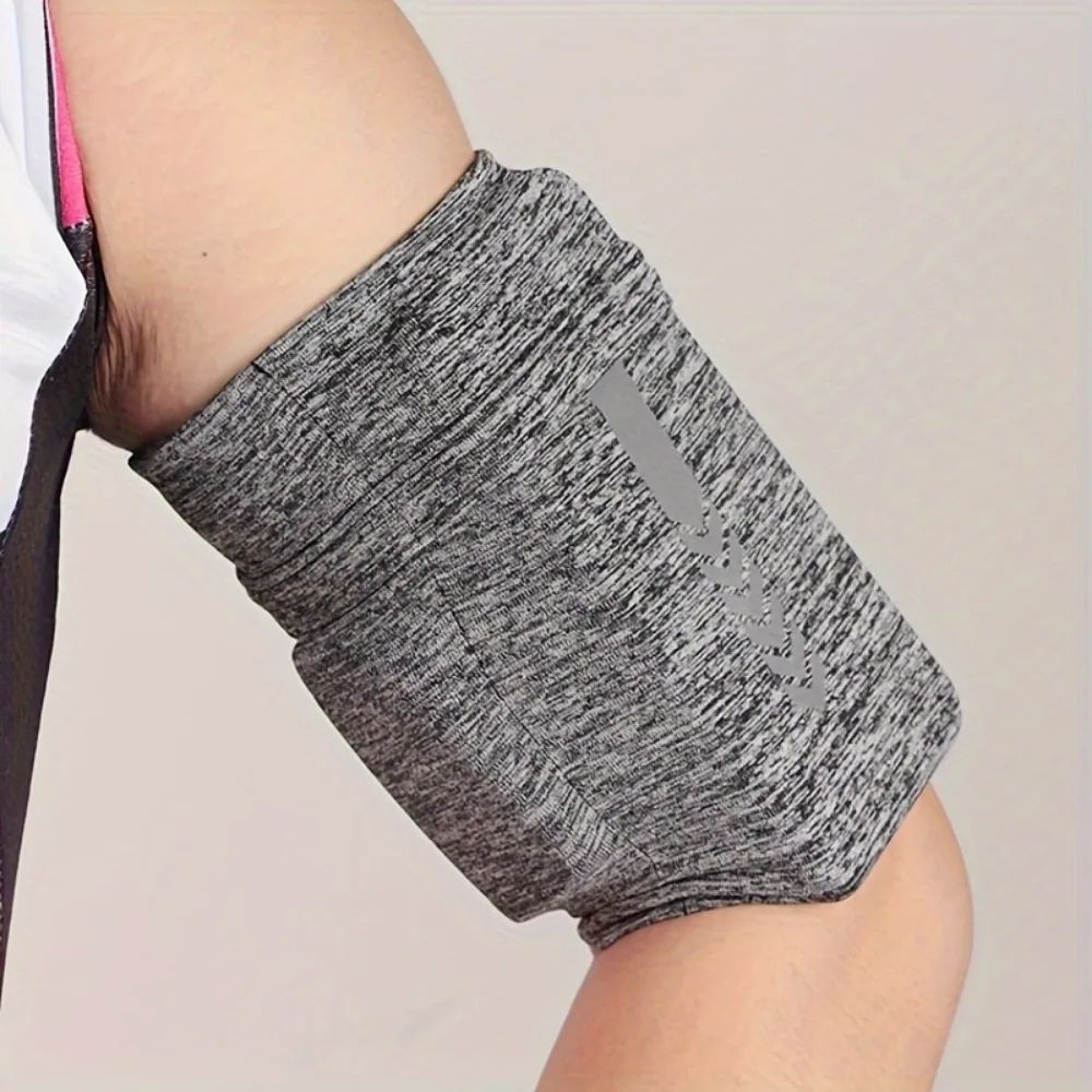 MoveFree Sports Phone Armband  Elastic Sports Armband For Phone With LargeCapacity Storage 3