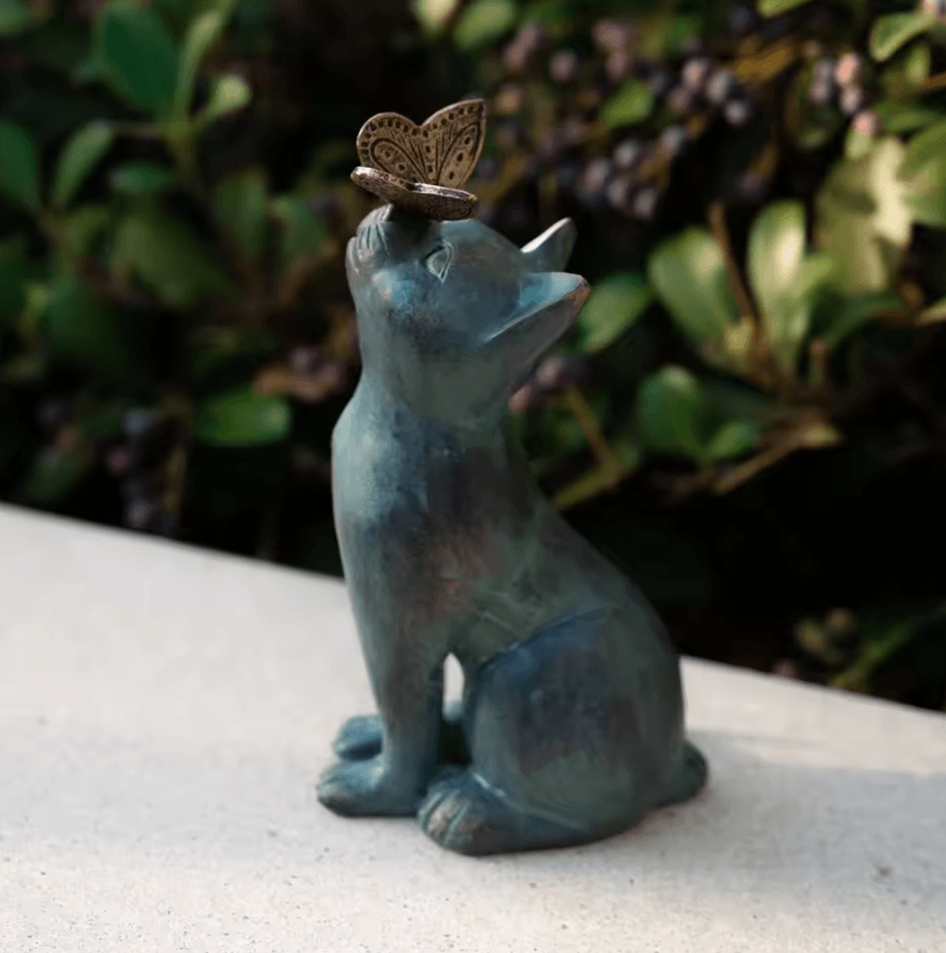 Cute Resin Cat Garden Statue With Butterfly Outdoor Ornament 1