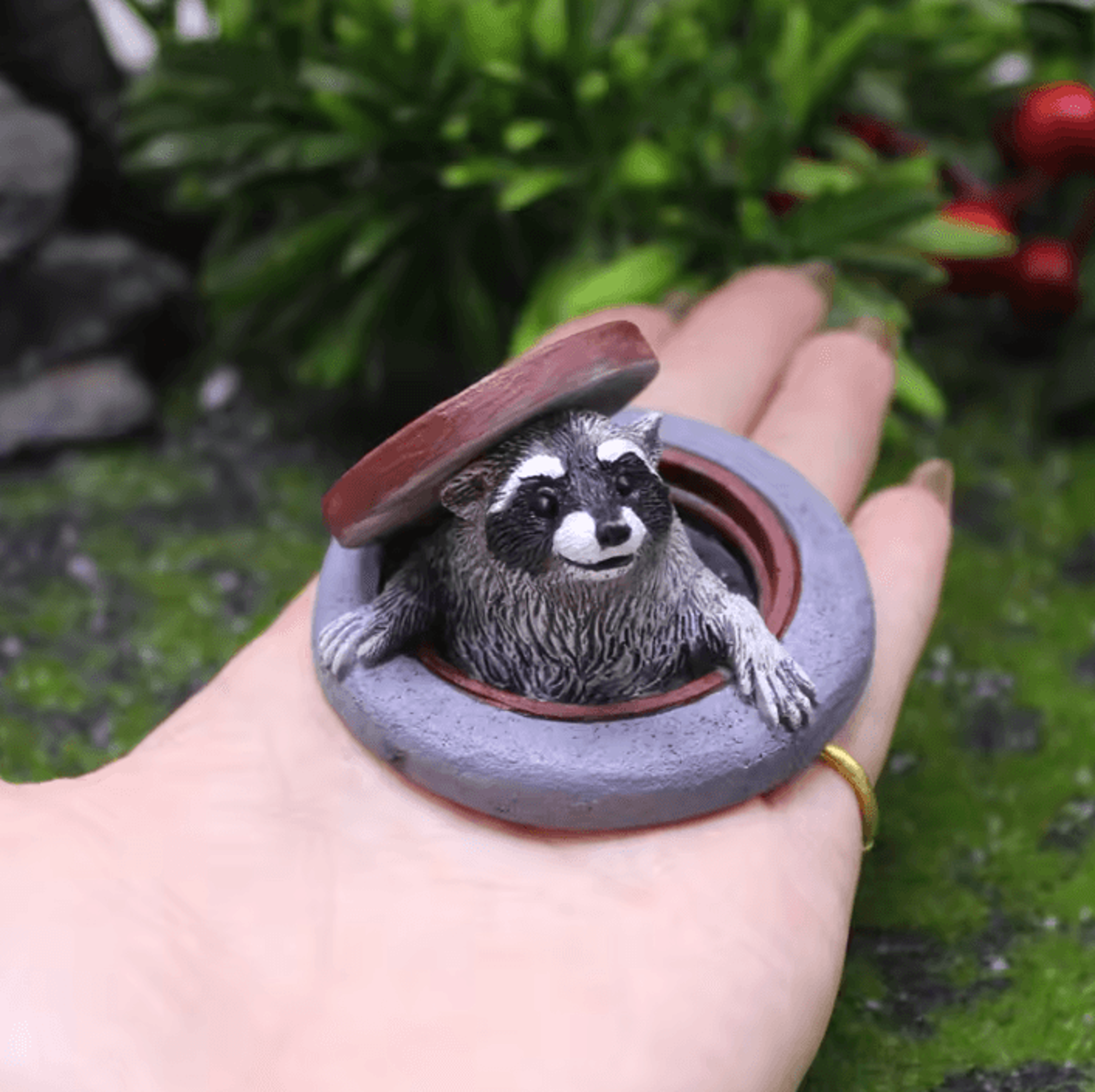 Cute Resin Raccoon Garden Statue For Bonsai Desk  Outdoor Decor 3
