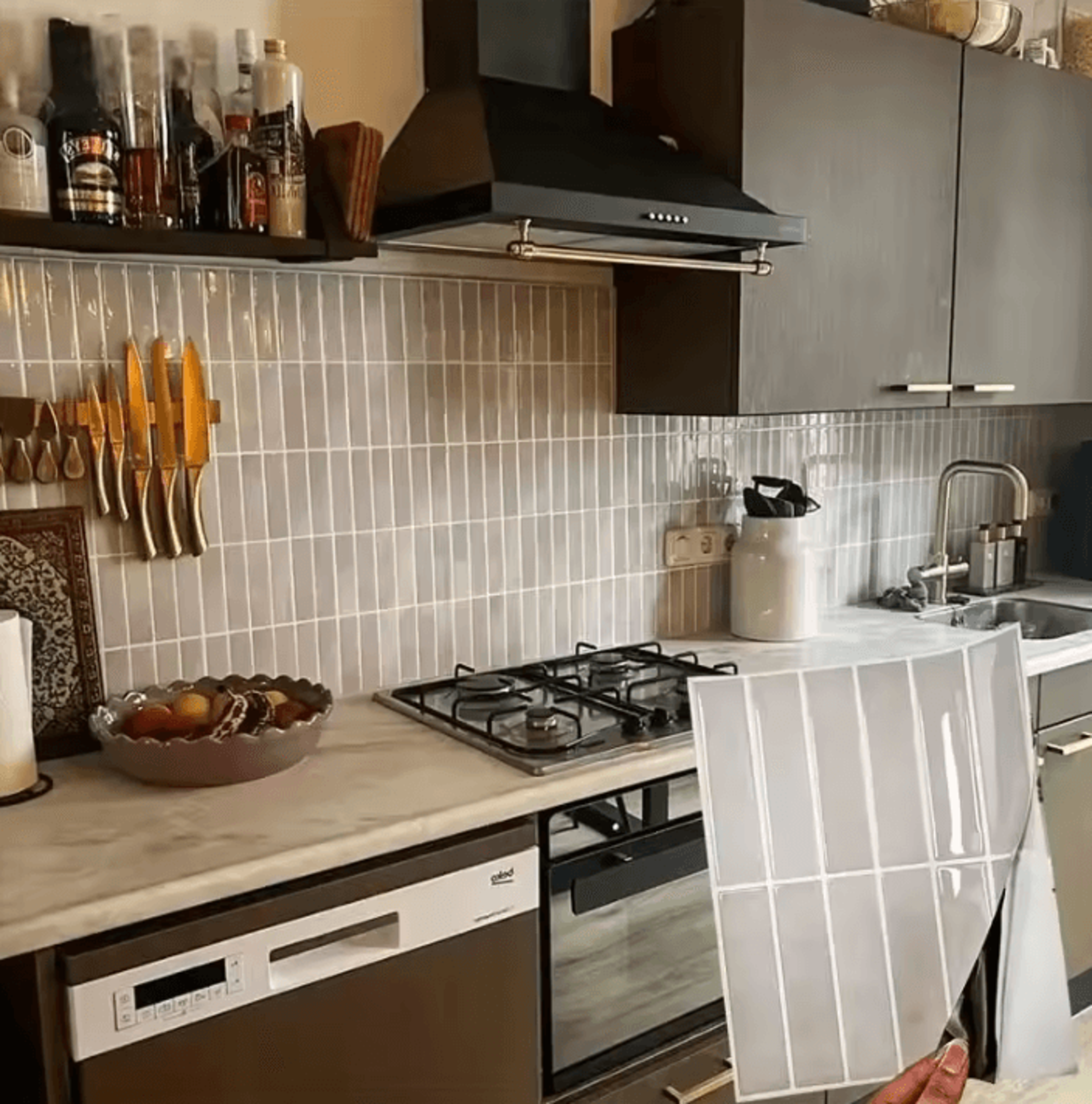 Heat Resistant Peel And Stick Backsplash Wall Tiles 3