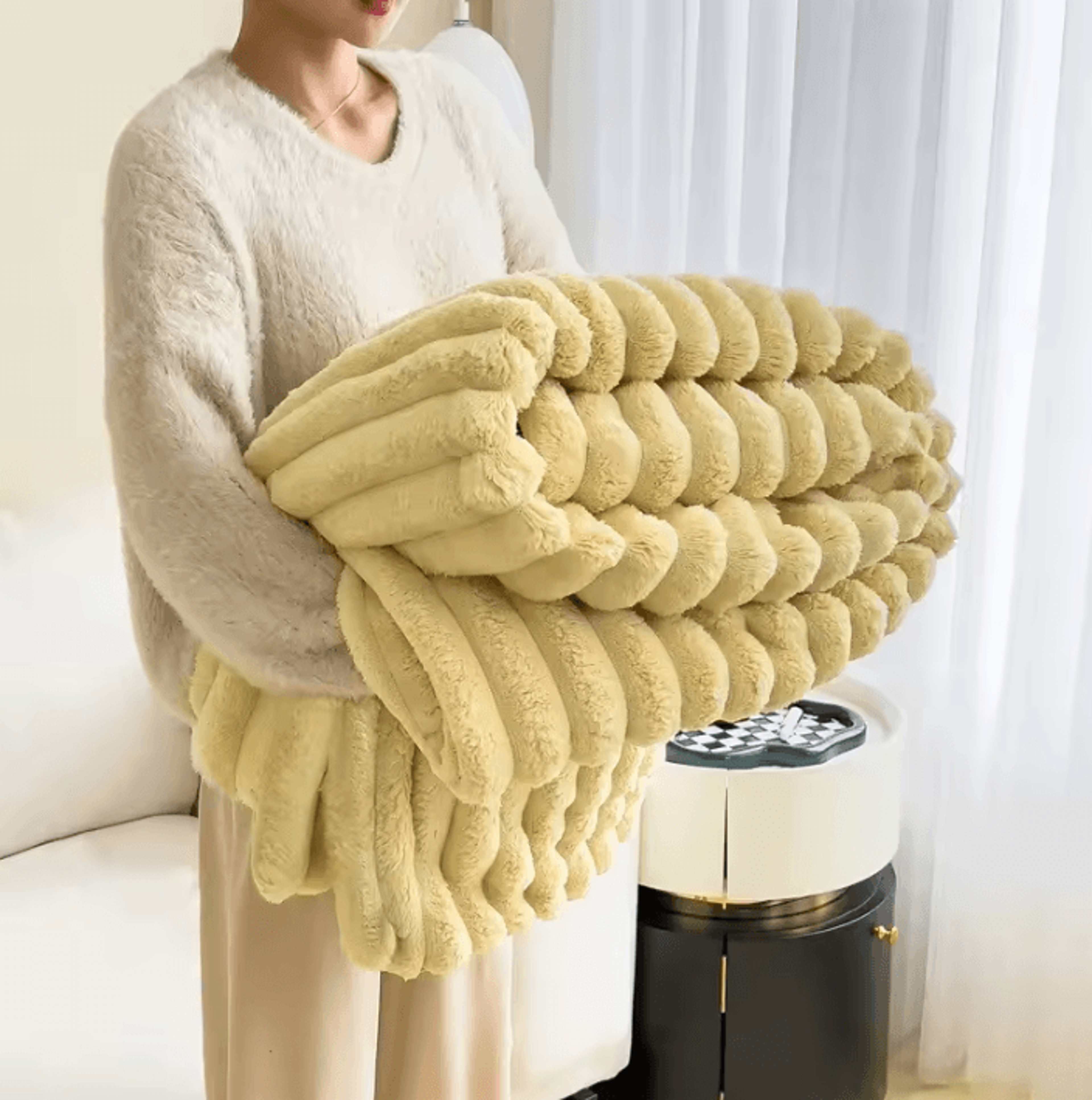 Faux Rabbit Fur Plush Nap Blanket 9