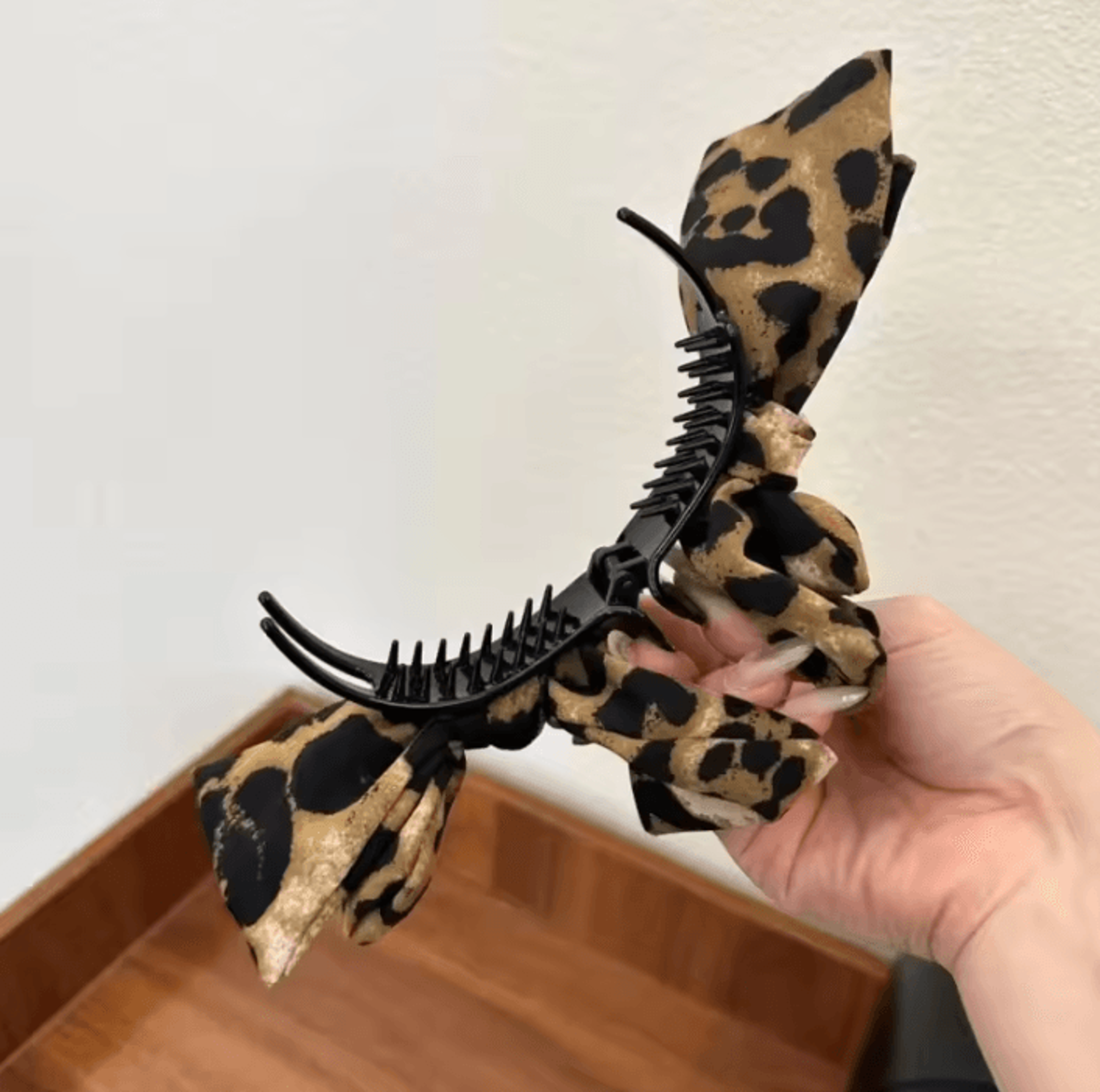 Leopard Print Bow Hair Claw Clip Retro Womens Ponytail And Bun Hairpin For Elegant Everyday Hairsty 4