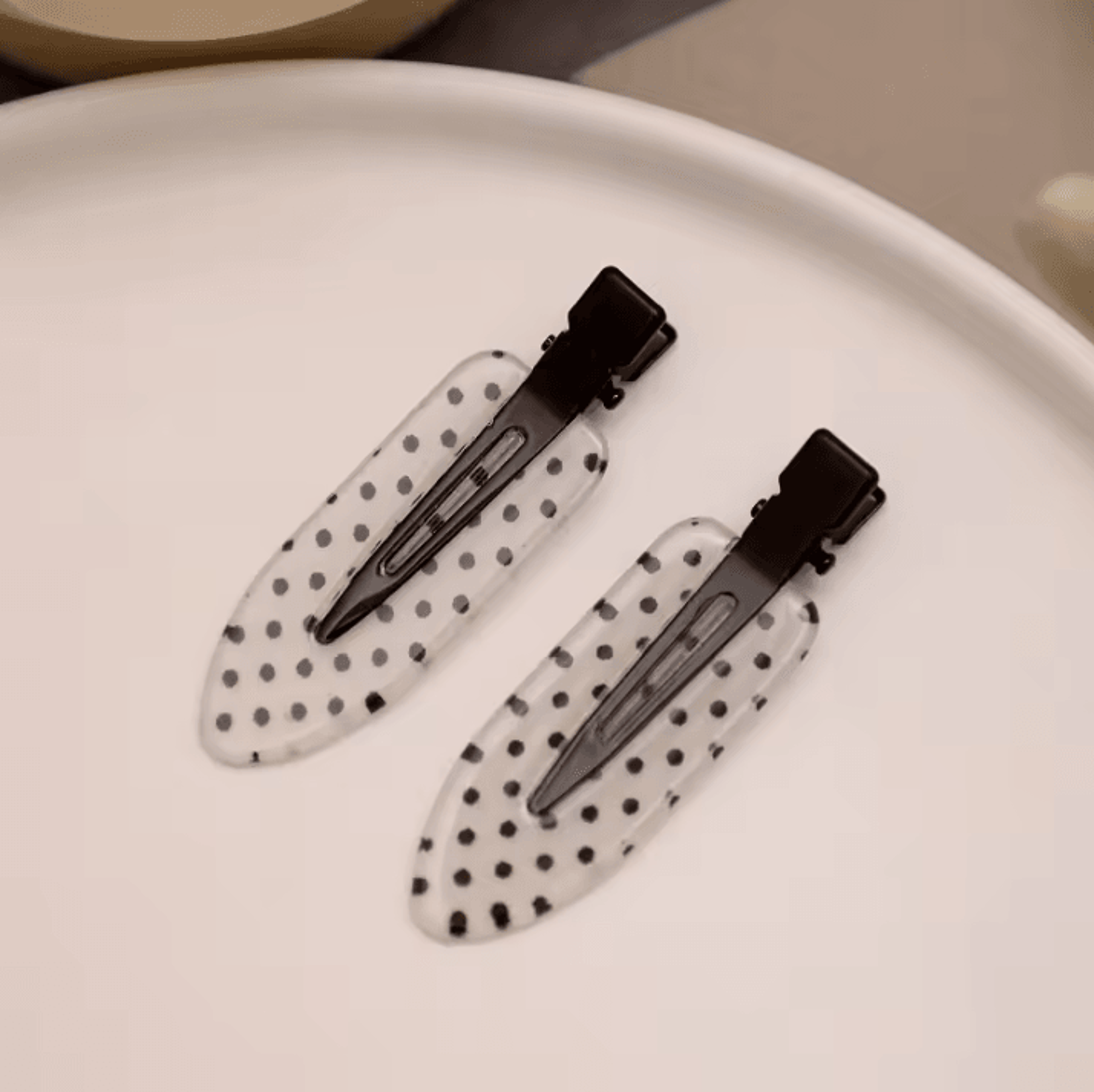 Black White Acrylic Hair Clips With Polka Dot Design Polka Dot Hair Accessories And Minimalist Hair 2