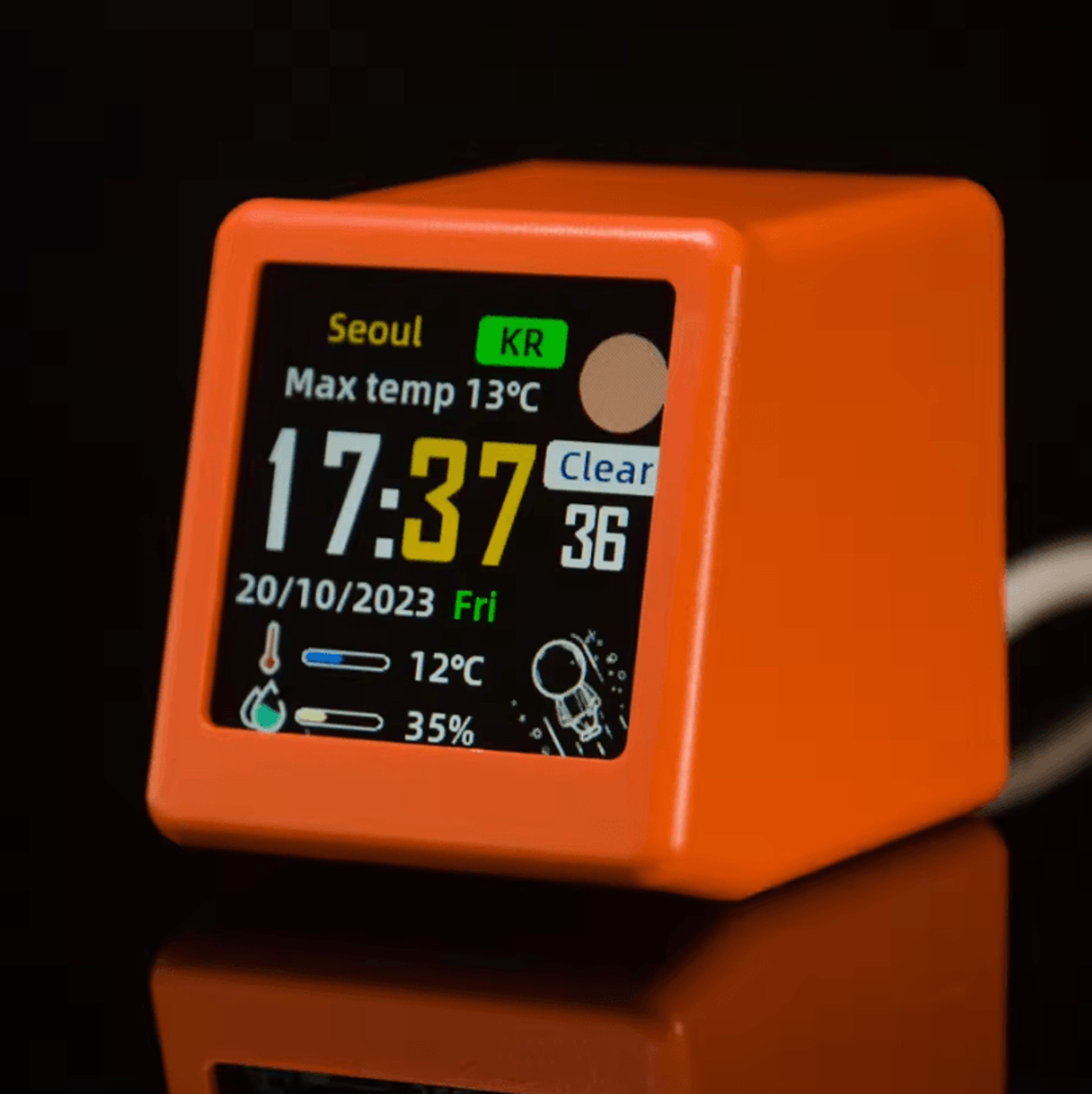 WiFi Weather Forecast Station Smart Desktop Clock With Digital Photo Album And GIF Animation 7