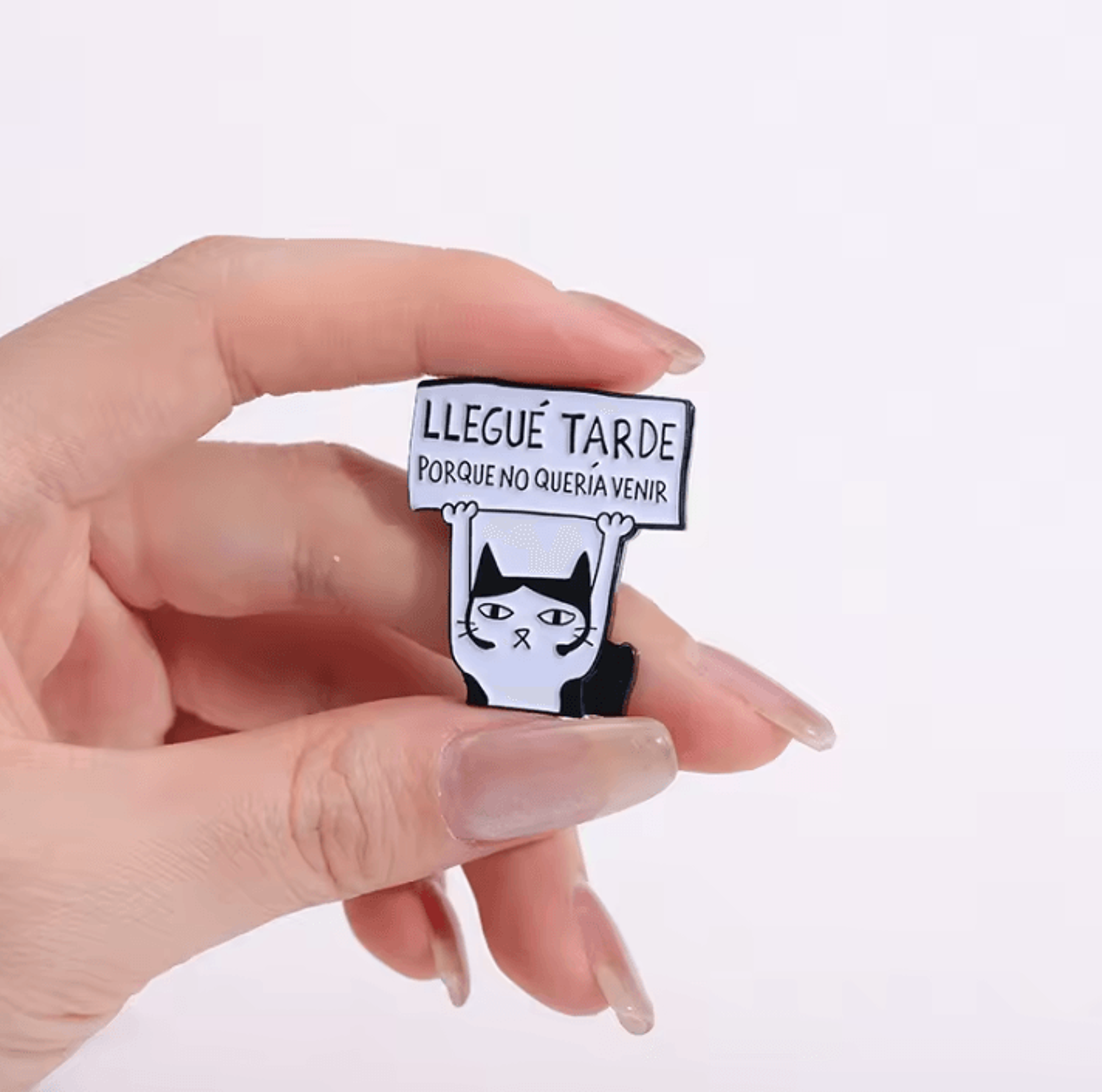 Tarde Porque No Queria Venir Cartoon Enamel Pin  Funny Spanish Cat Brooch For Lapel Backpack Badge  1