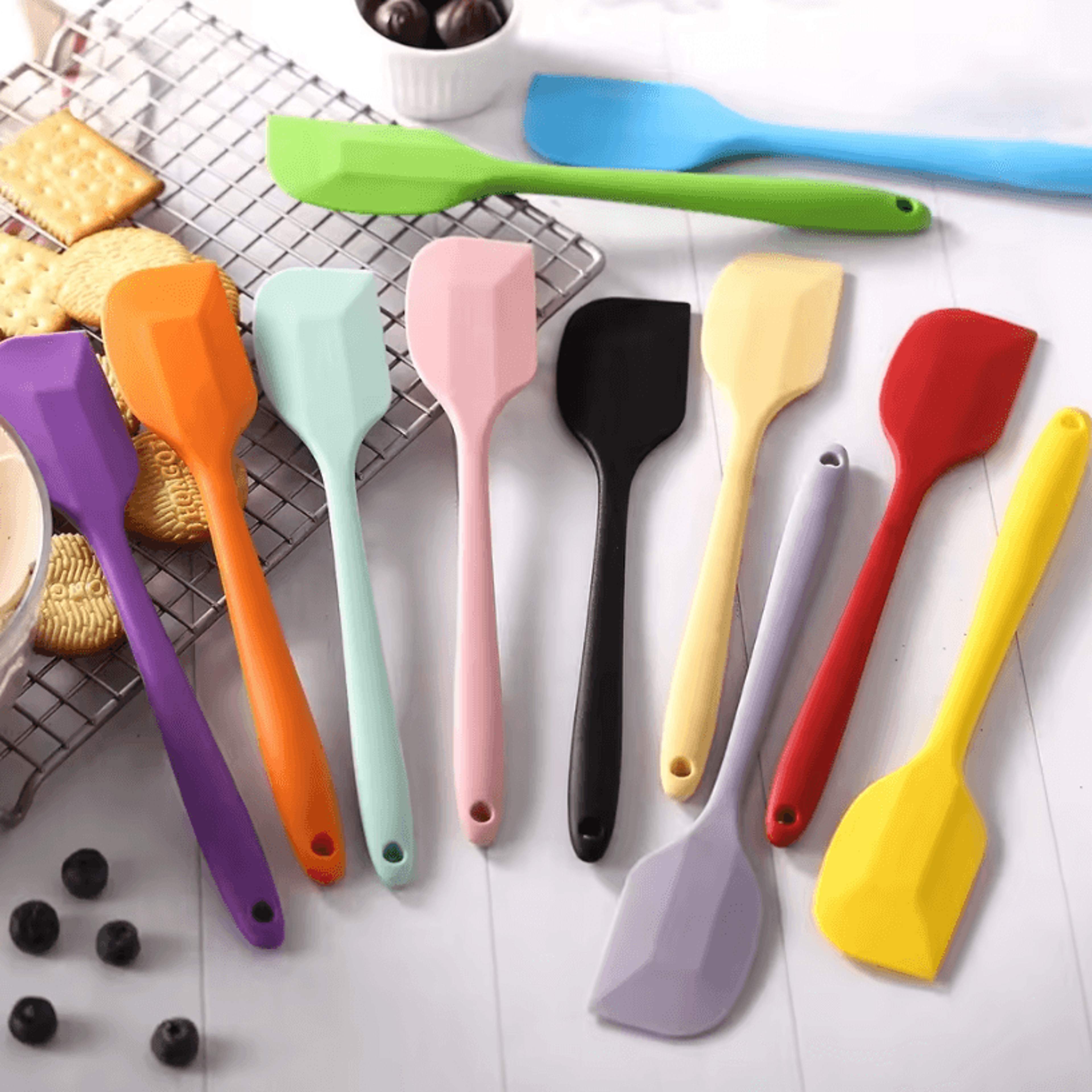 FlexBake Silicone Scraper Spatula  HeatResistant Silicone Cake Scraper For Smooth Baking  Mixing 0
