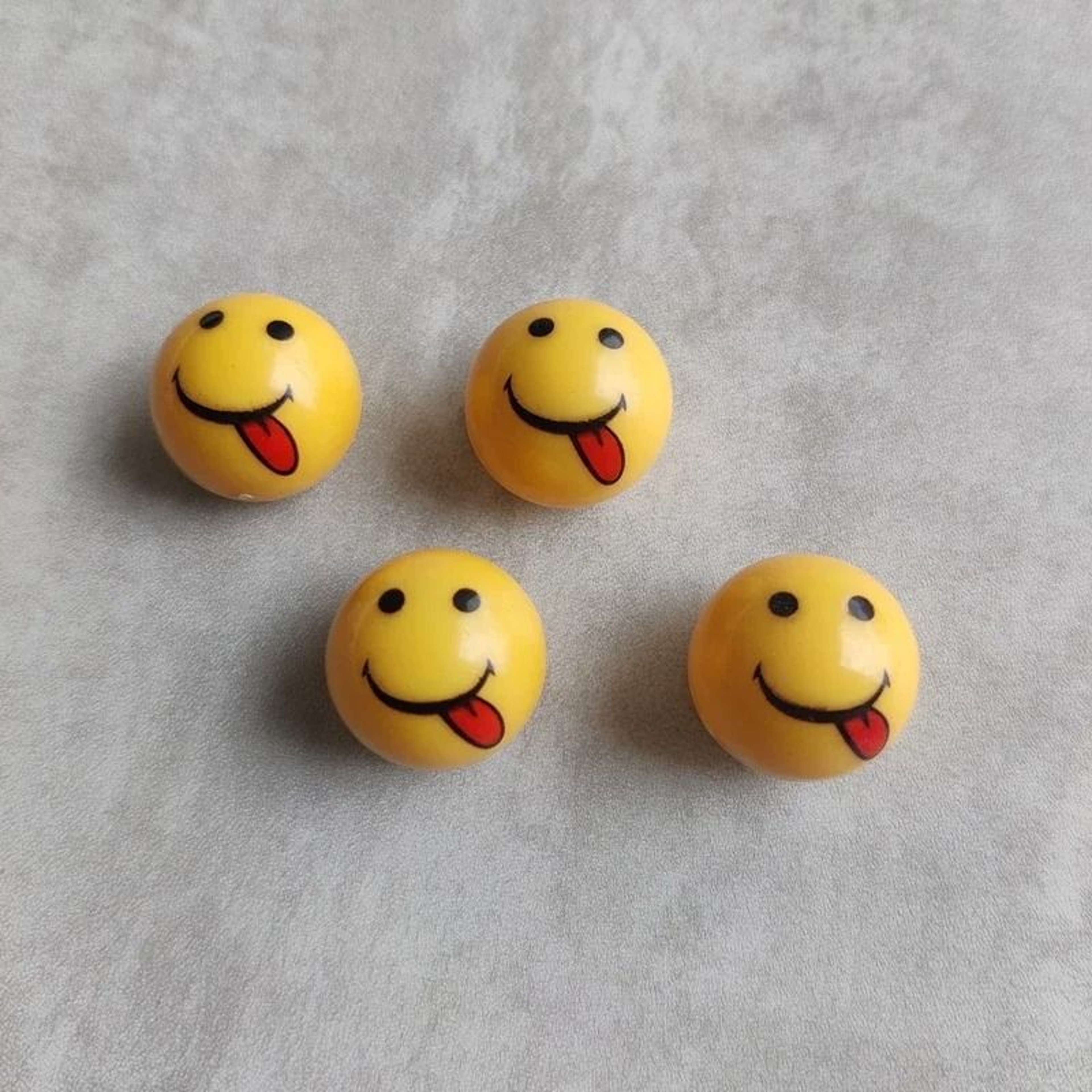 Universal Emoticon Air Stem Airtight Caps 9
