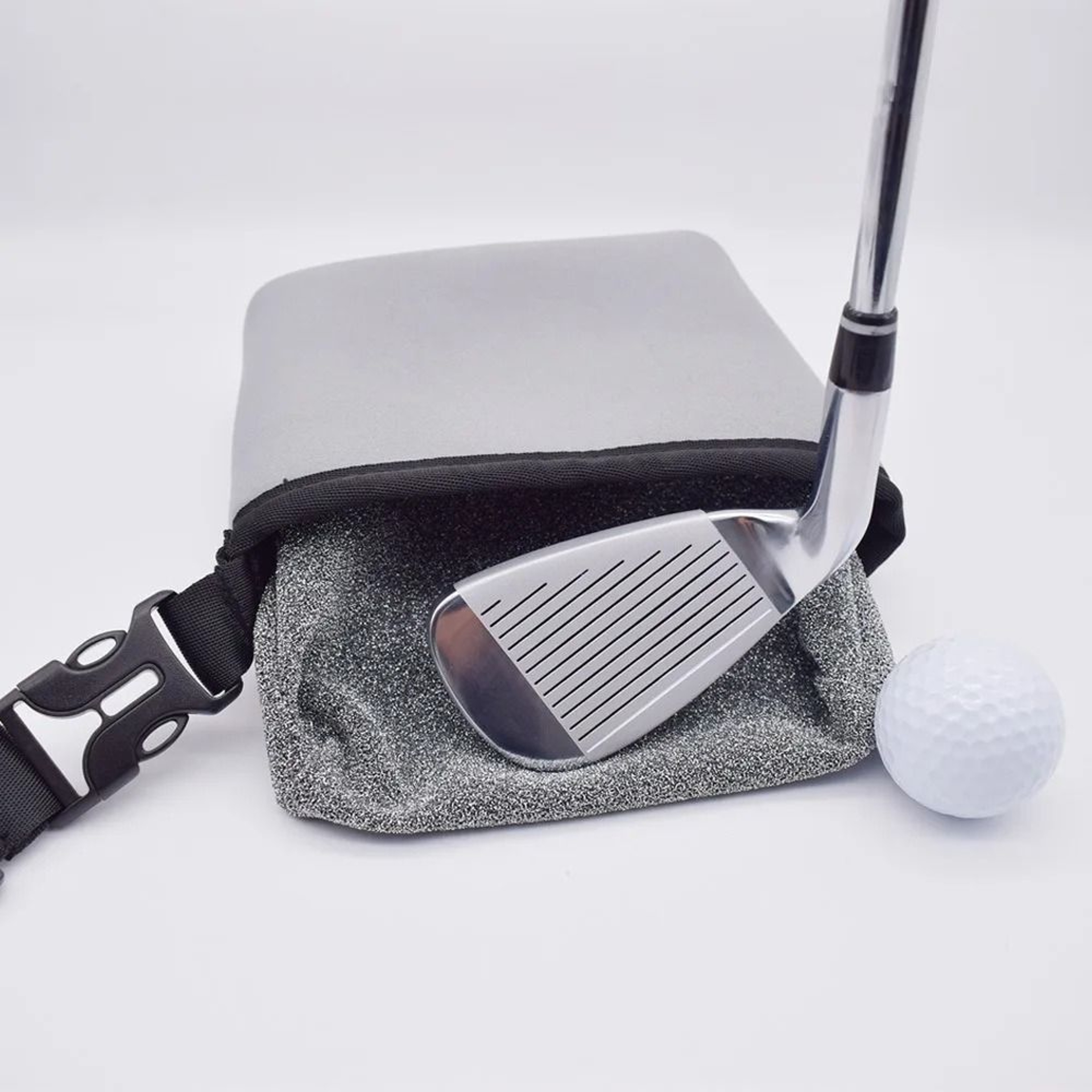 Golf Club Cleaning Bag And Golf Ball Organizer Pocket 1