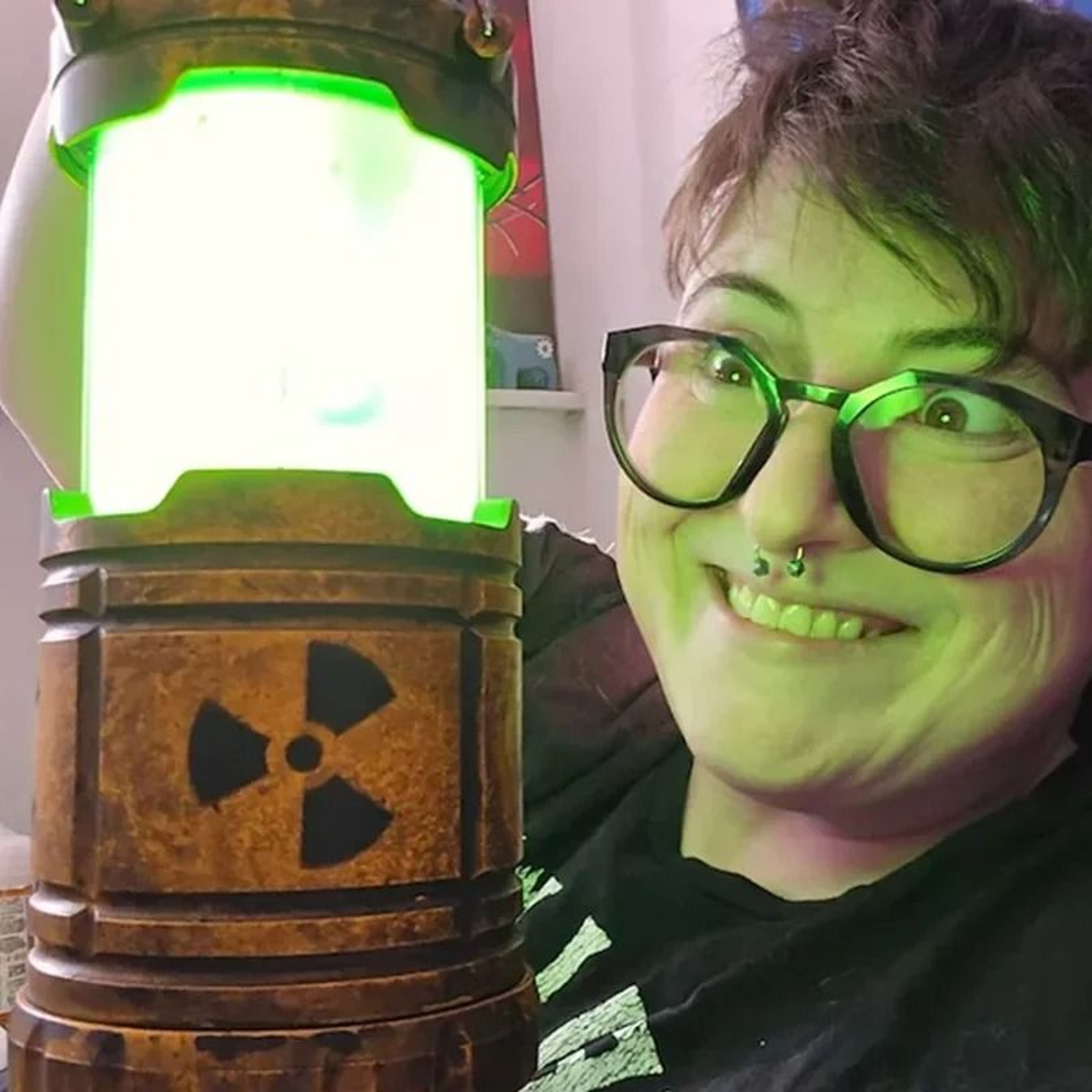 Nuclear Reactor Lantern Mini Handheld Nuclear Reaction Push Simulation Illuminator Toy Sci Fi Desk  1