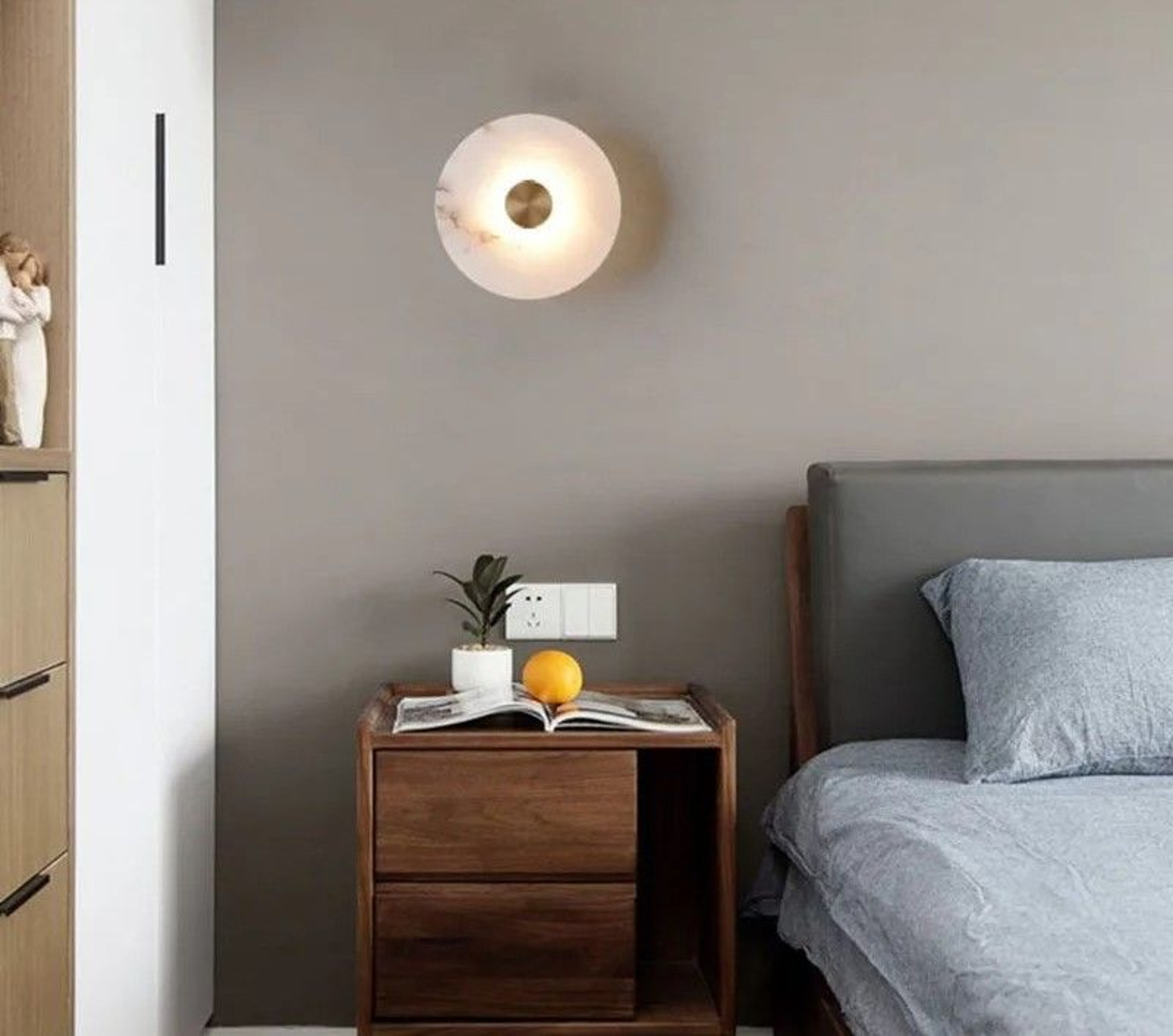 Natural Alabaster Stone Round LED Wall Lamp Sconce With Copper Base For Foyer Bedside And Staircase 3