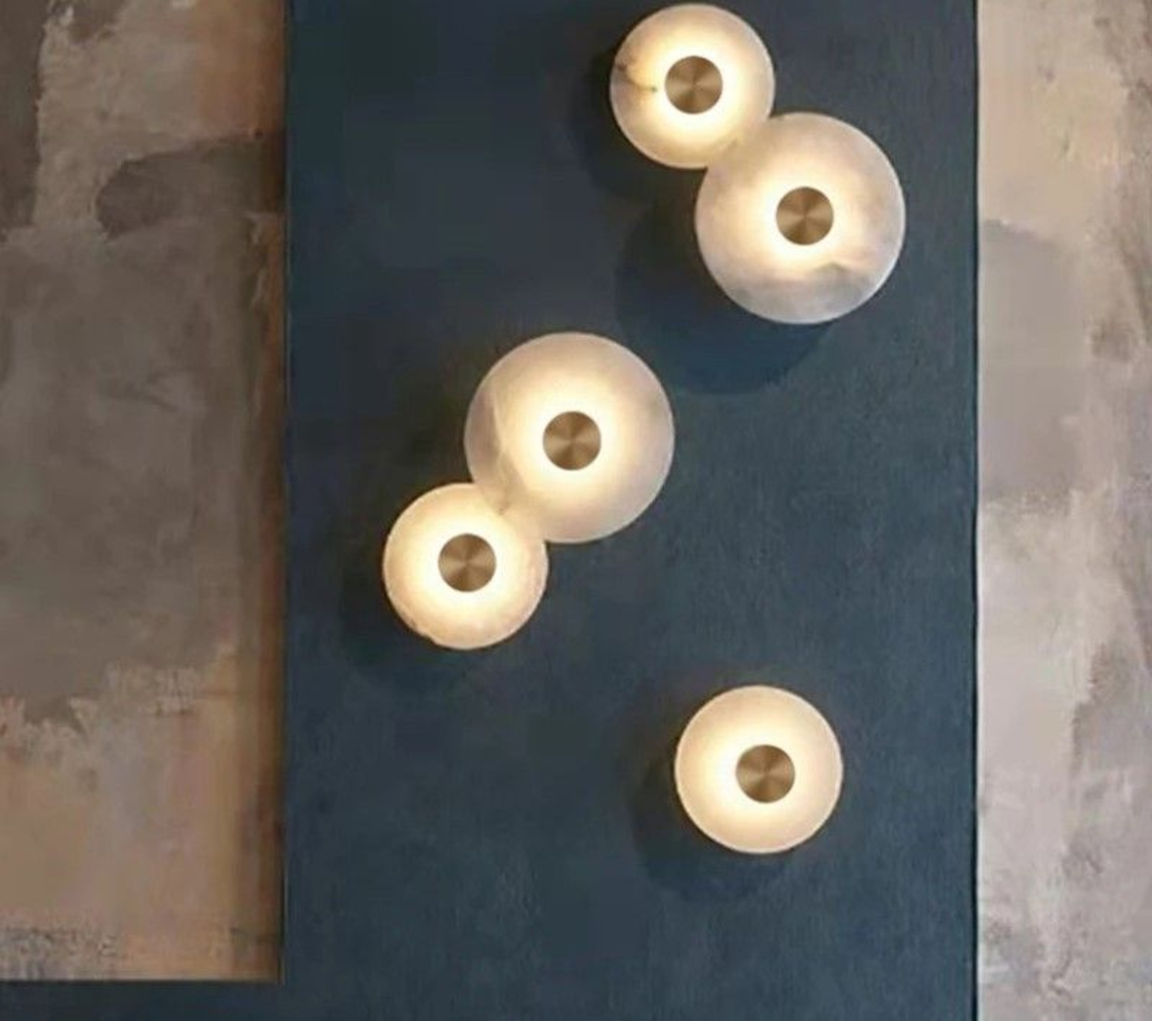 Natural Alabaster Stone Round LED Wall Lamp Sconce With Copper Base For Foyer Bedside And Staircase 1