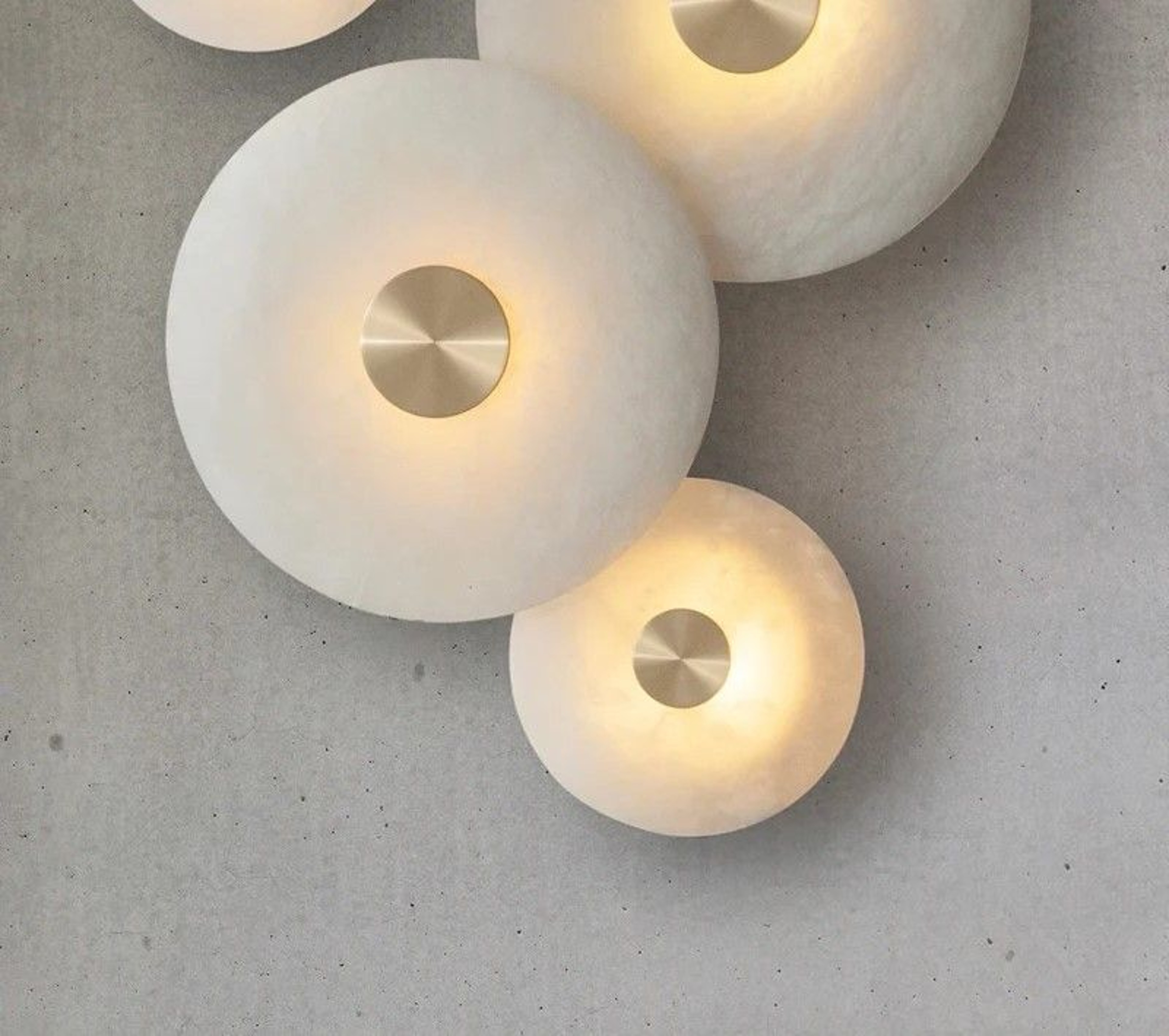 Natural Alabaster Stone Round LED Wall Lamp Sconce With Copper Base For Foyer Bedside And Staircase 2
